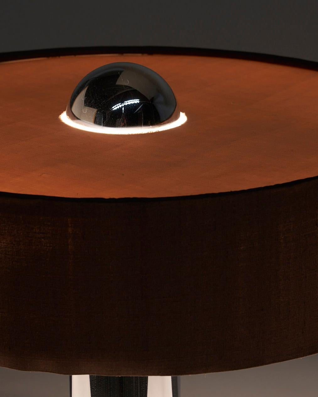 Ère spatiale Lampe de bureau en chrome massif de style mi-siècle moderne par Cosack, Allemagne en vente