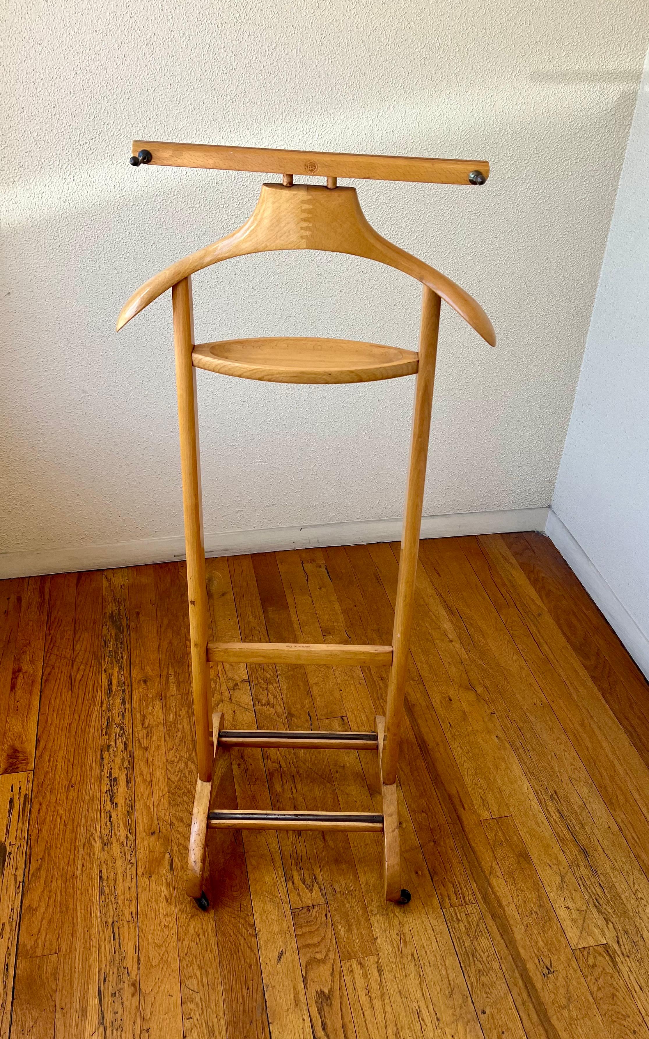 Mid-Century Modern Solid Maple Mens Valet by Ico & Luisa Parisi, Italy, 1950s In Excellent Condition In San Diego, CA