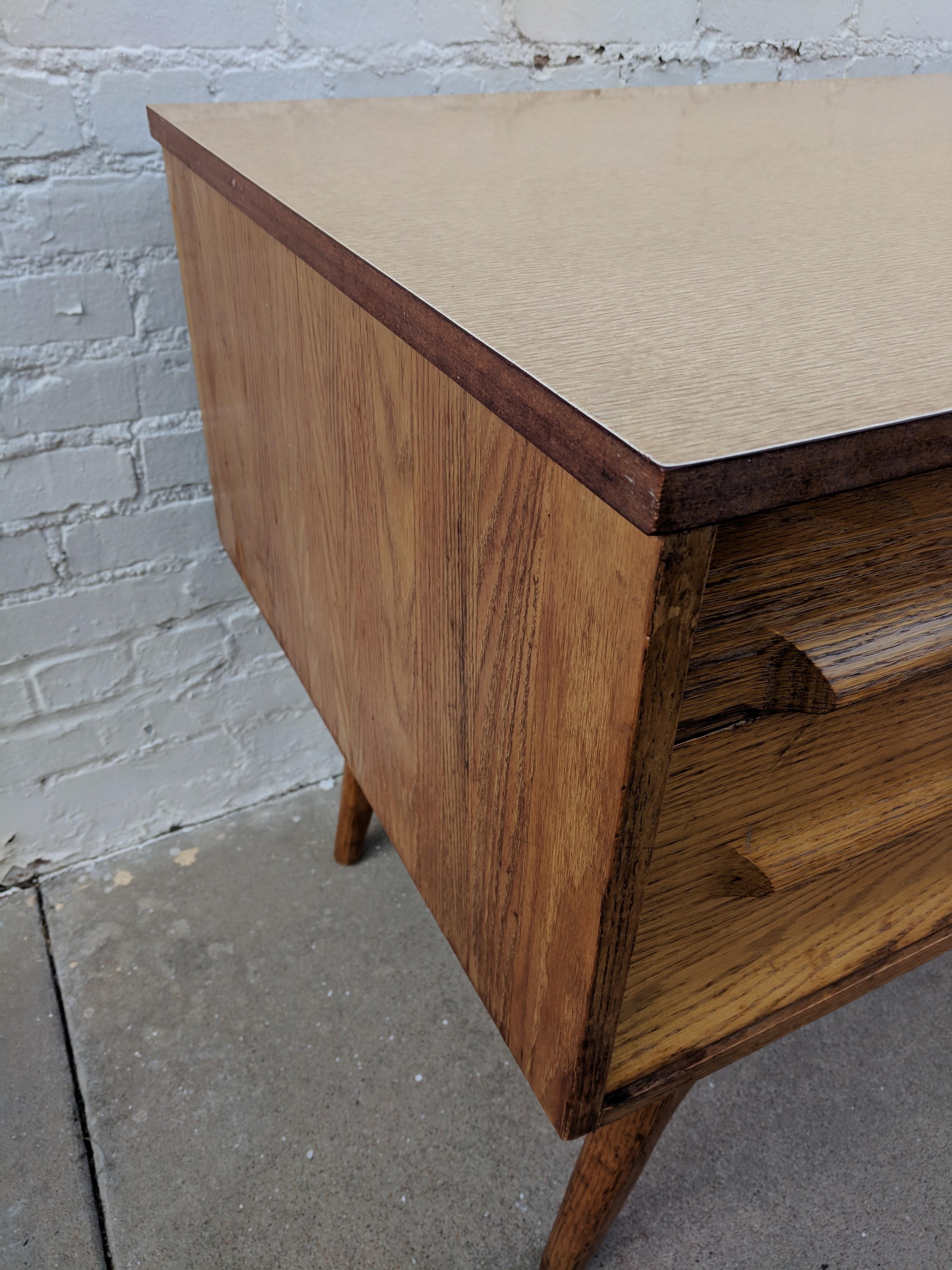 Mid Century Modern Solid Oak Desk with Laminate Top For Sale 3