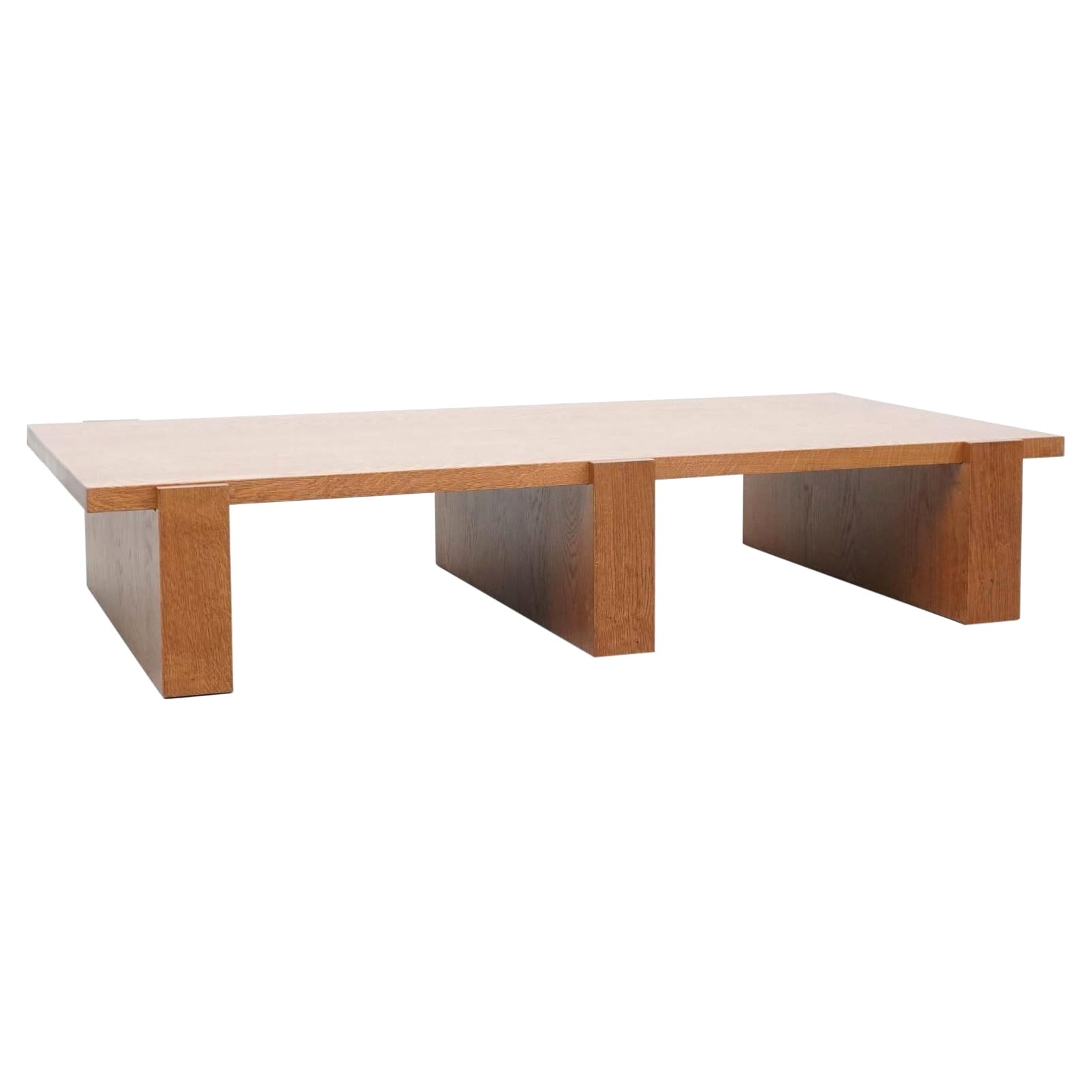 Table basse en chêne massif du milieu du siècle par DADA est, Espagne