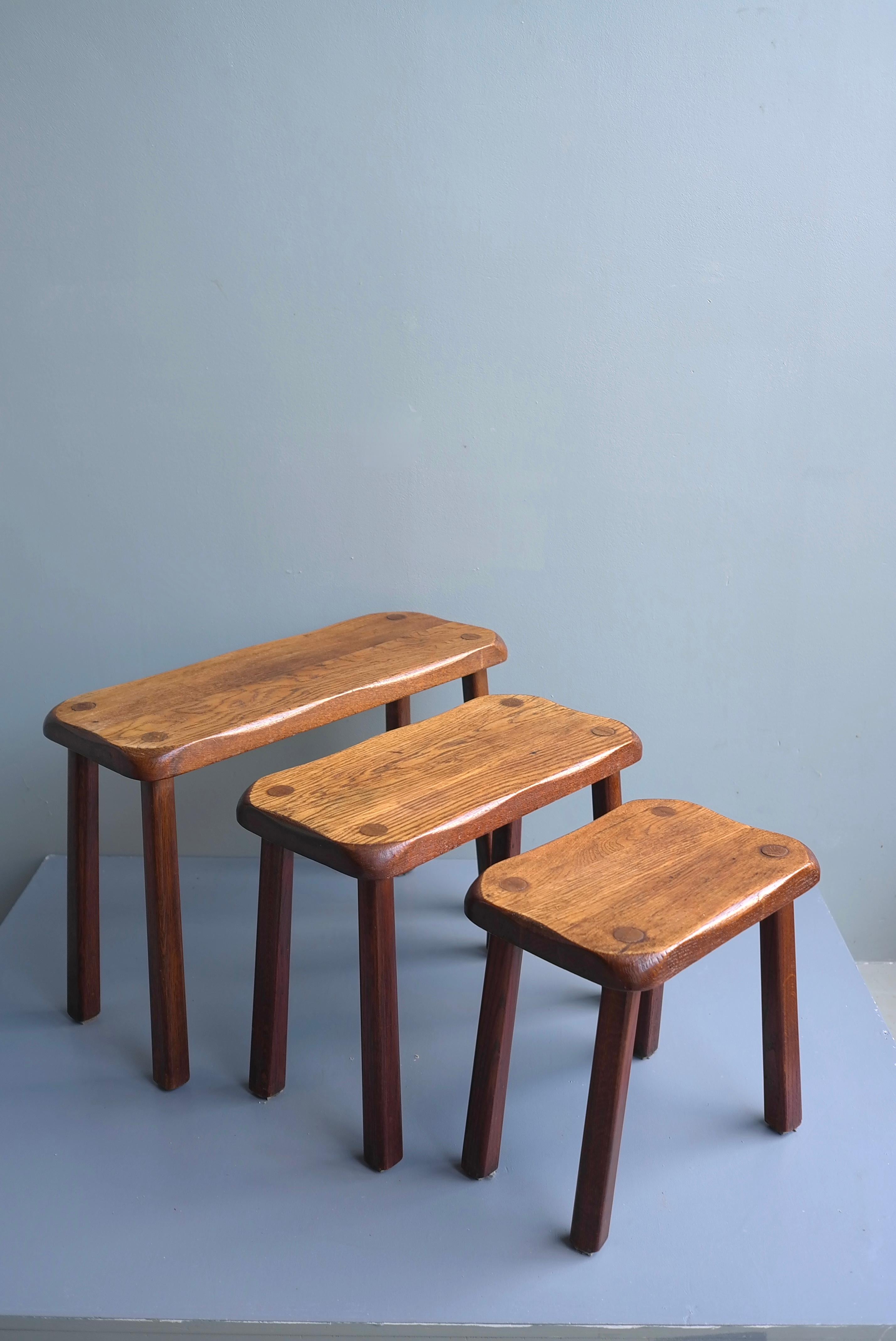 Mid-Century Modern Solid Oak Nesting Tables, France 1960's For Sale 3