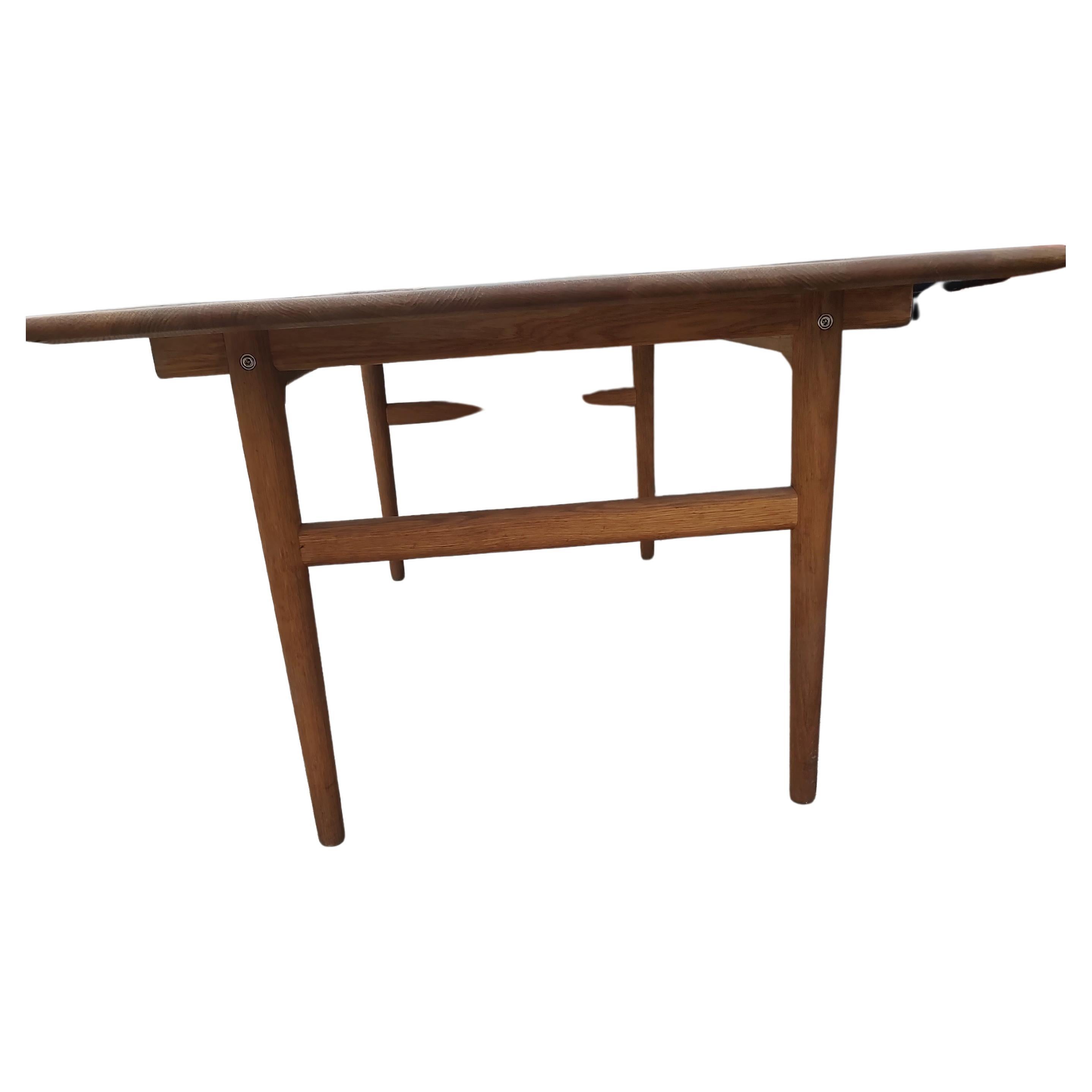 Mid Century Modern  Solid Oak & Teak Dining Table Hans Wegner for Carl Hansen For Sale 2