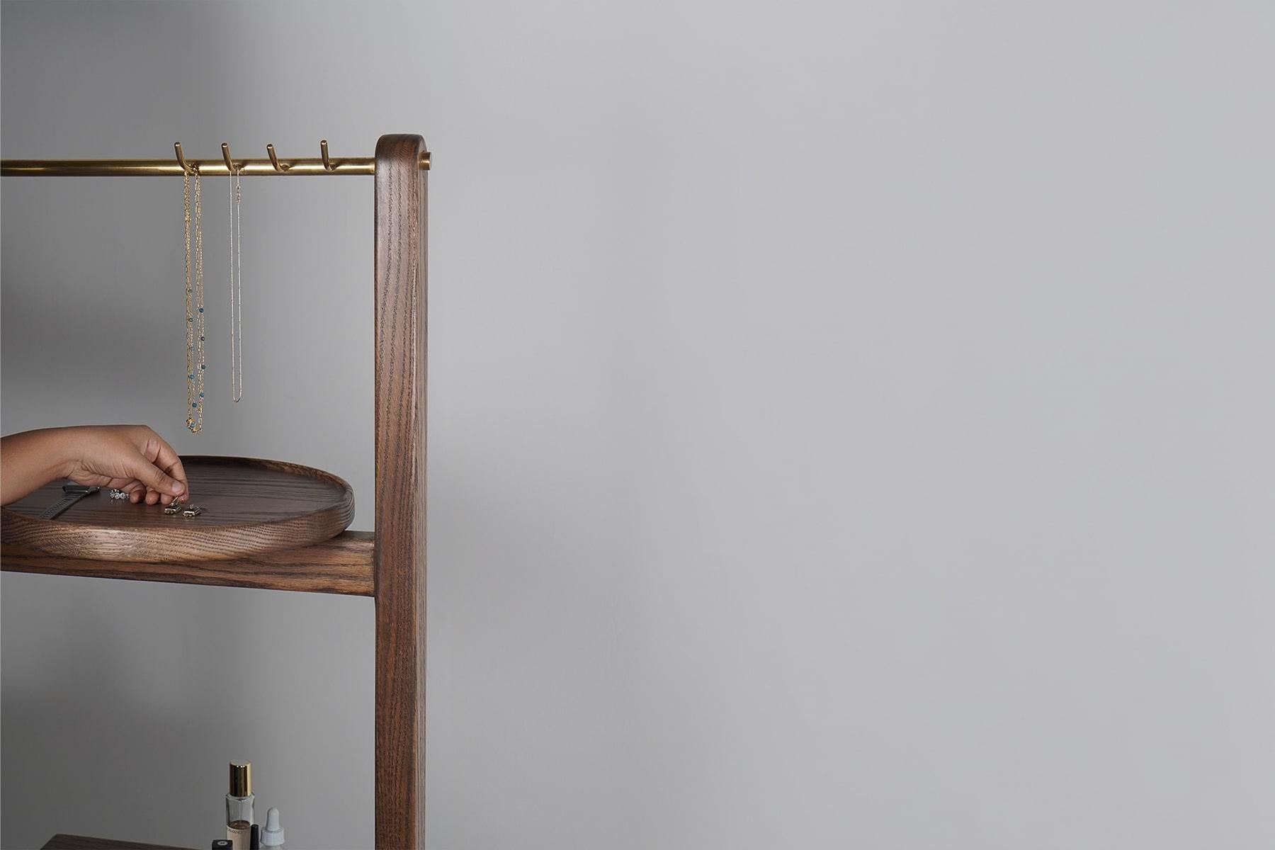 Chanfreiné Coiffeuse en Oak Oak massif avec rangement, miroir et laiton en vente