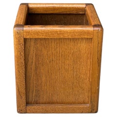 Cestino per rifiuti / portariviste in legno massiccio di Oak, con telaio Architectural Modern, di metà secolo.