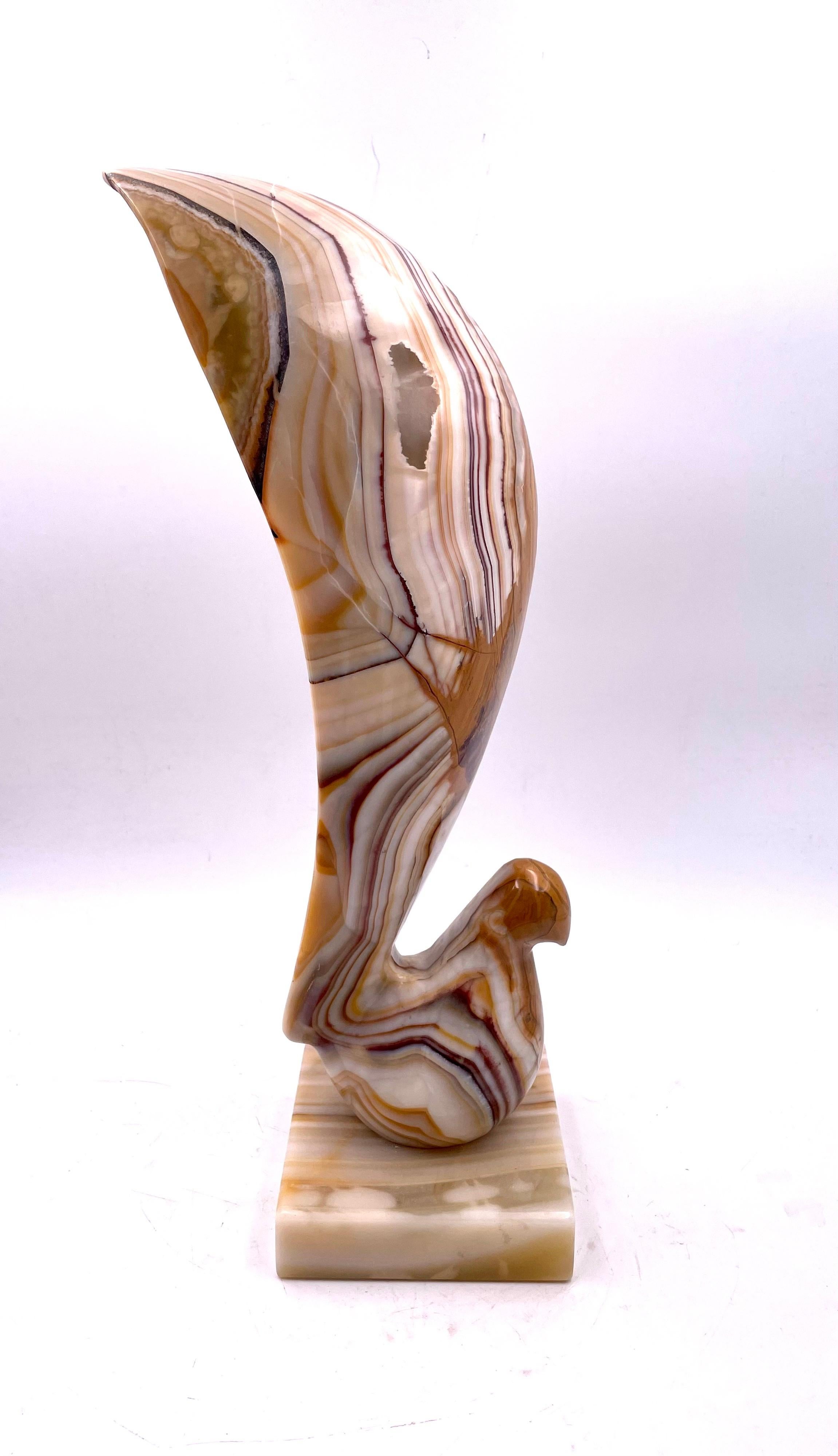 Mid-Century moderno Scultura astratta di uccello in onice massiccio della modernità di metà secolo in vendita