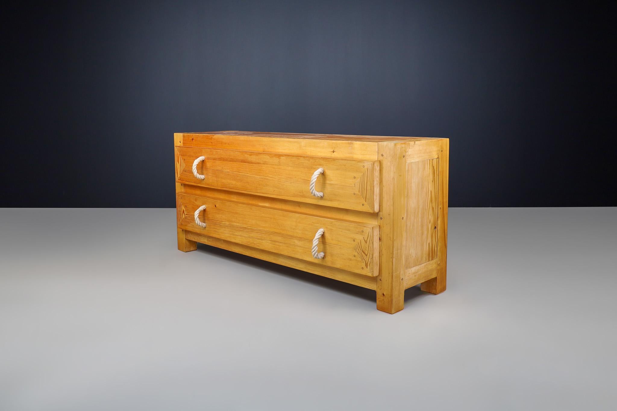 Mid-Century Modern Solid Pine Drawers Cabinet / Credenza, France, 1960s For Sale 9