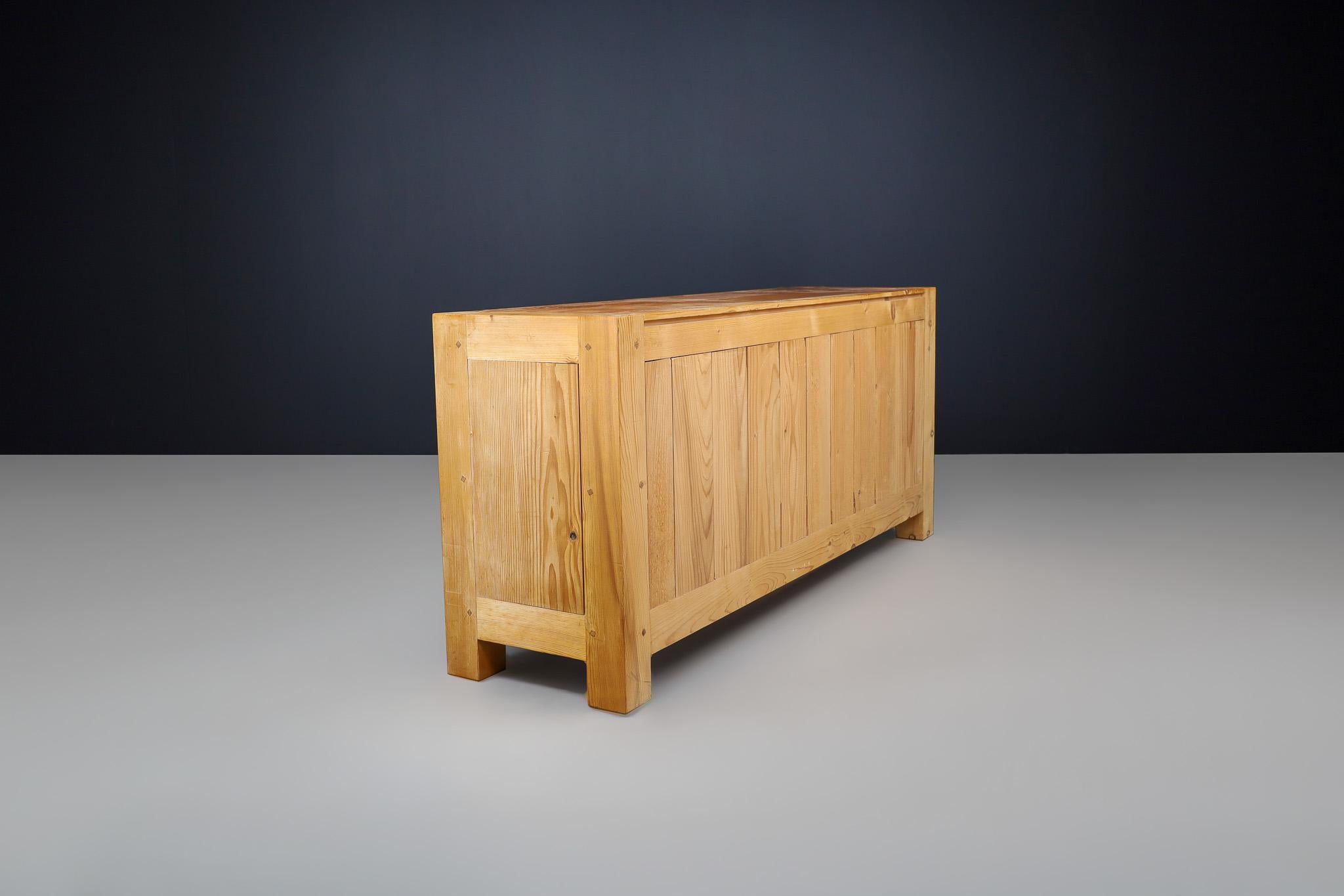 Mid-Century Modern Solid Pine Drawers Cabinet / Credenza, France, 1960s For Sale 4