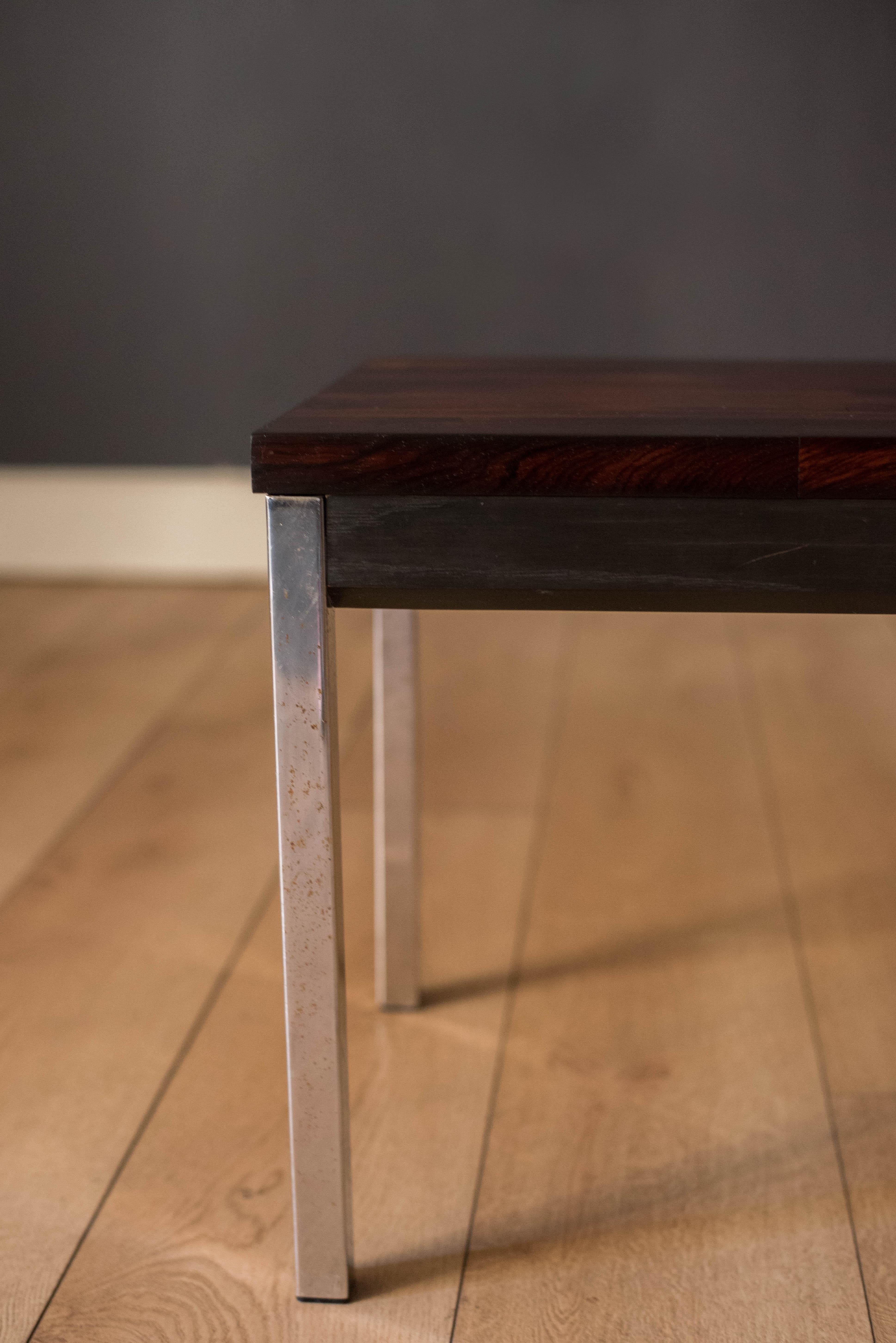 Mesa de centro moderna de mediados de siglo de palisandro macizo y cromo by Founders en venta 3