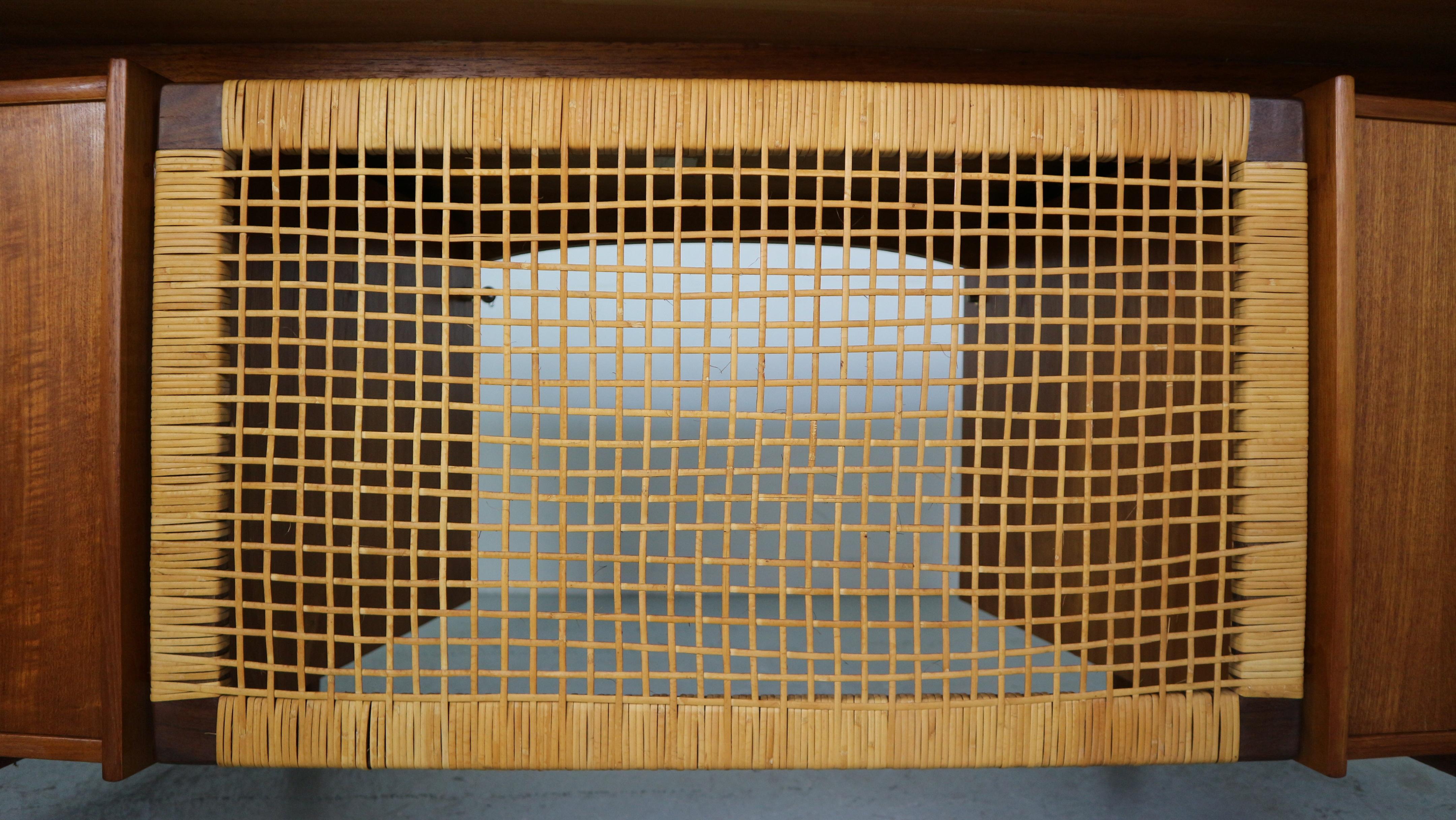 Mid-Century Modern Teak& Wicker Boomerang Desk, 1960 Denmark 10