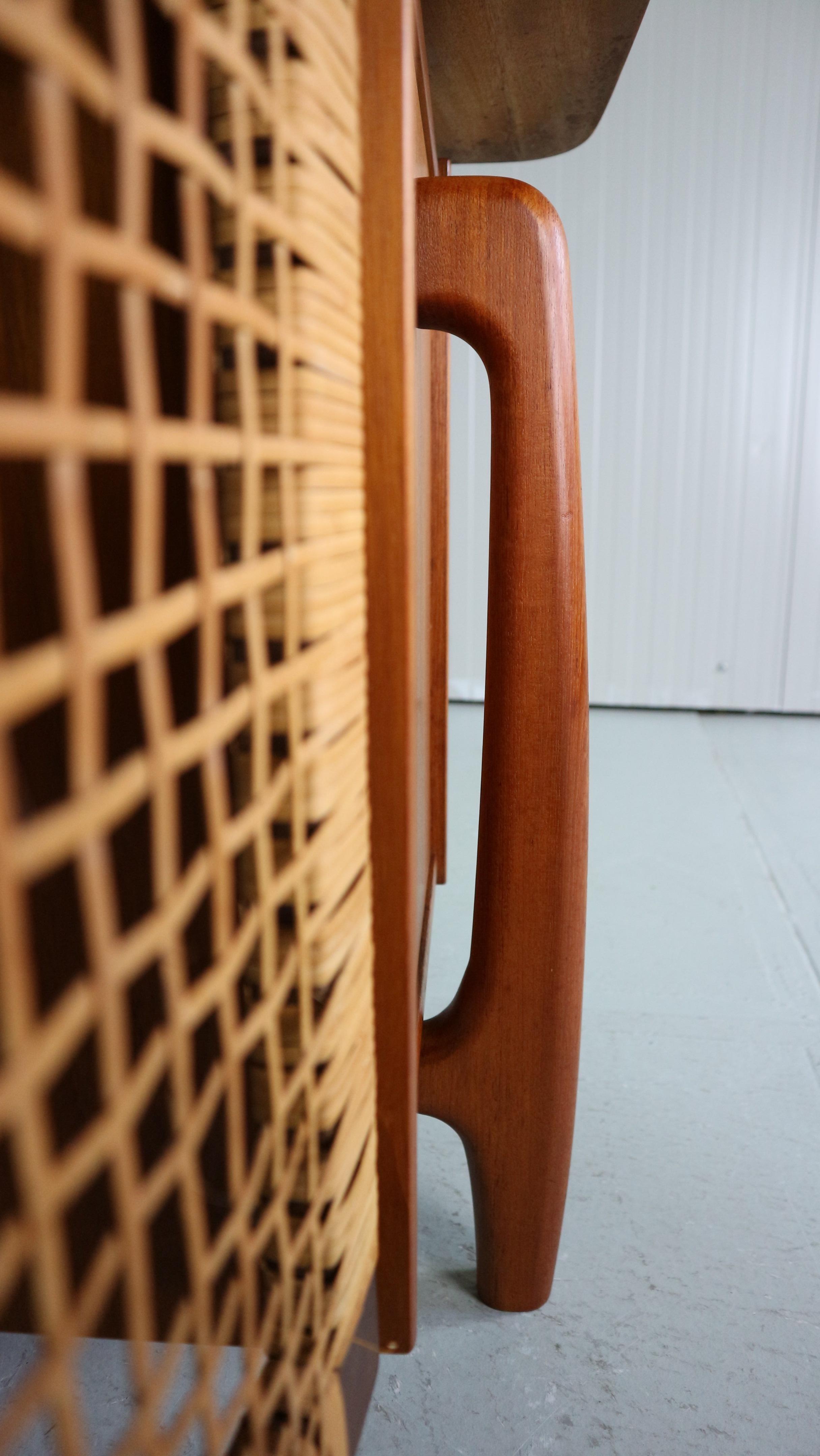 Mid-Century Modern Teak& Wicker Boomerang Desk, 1960 Denmark 13