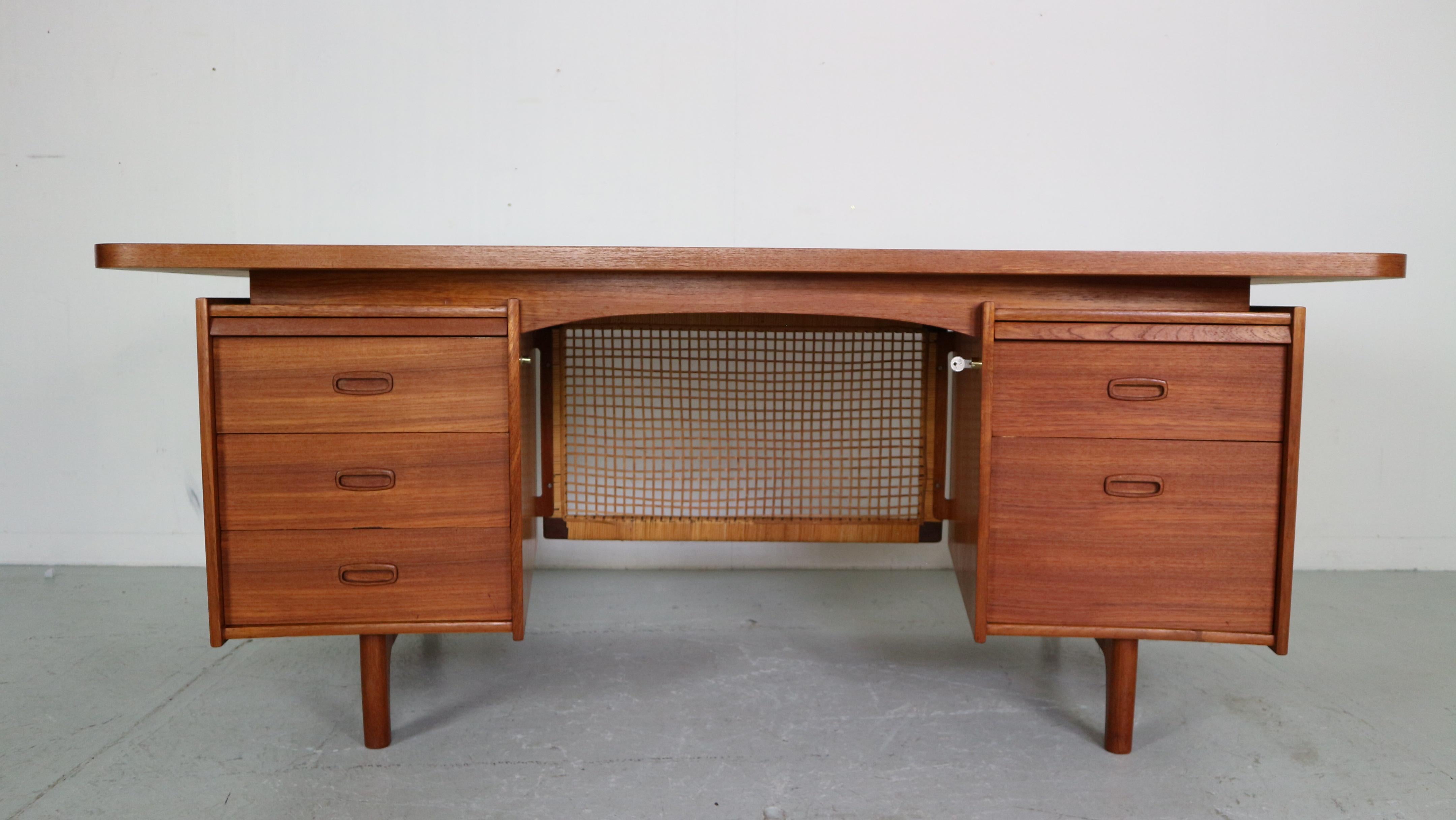 Danish Mid-Century Modern Teak& Wicker Boomerang Desk, 1960 Denmark
