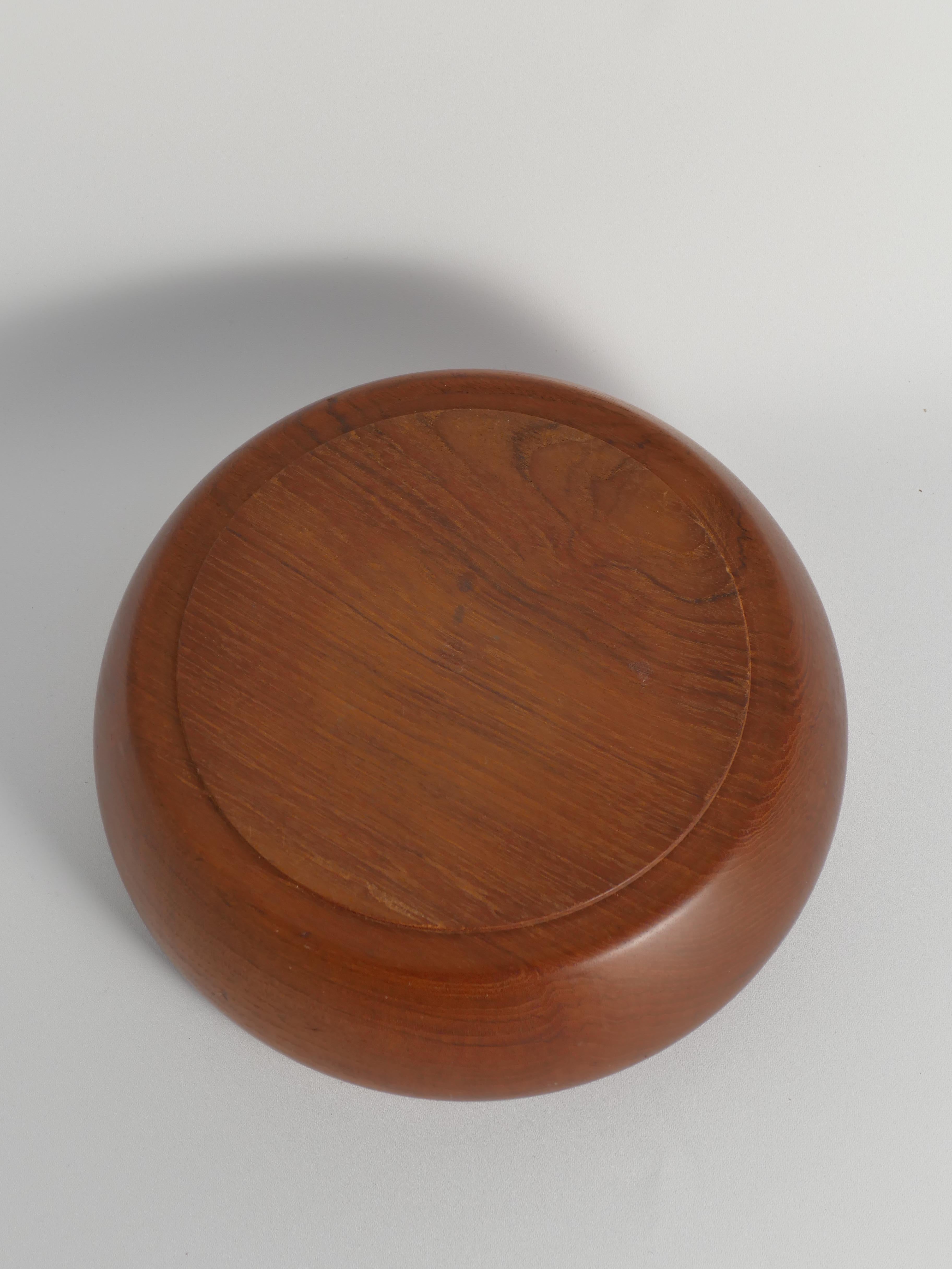 Mid-Century Modern Schale aus massivem Teakholz, Schweden 1960er (Schwedisch) im Angebot