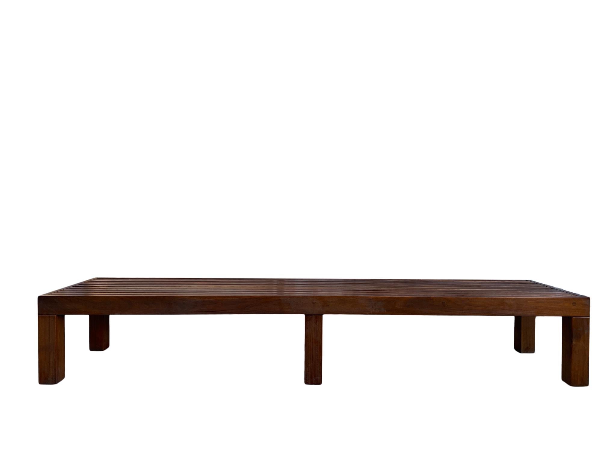Beautiful 1960s in style of George Nakashima/Style of George Nelson solid walnut slatted 86