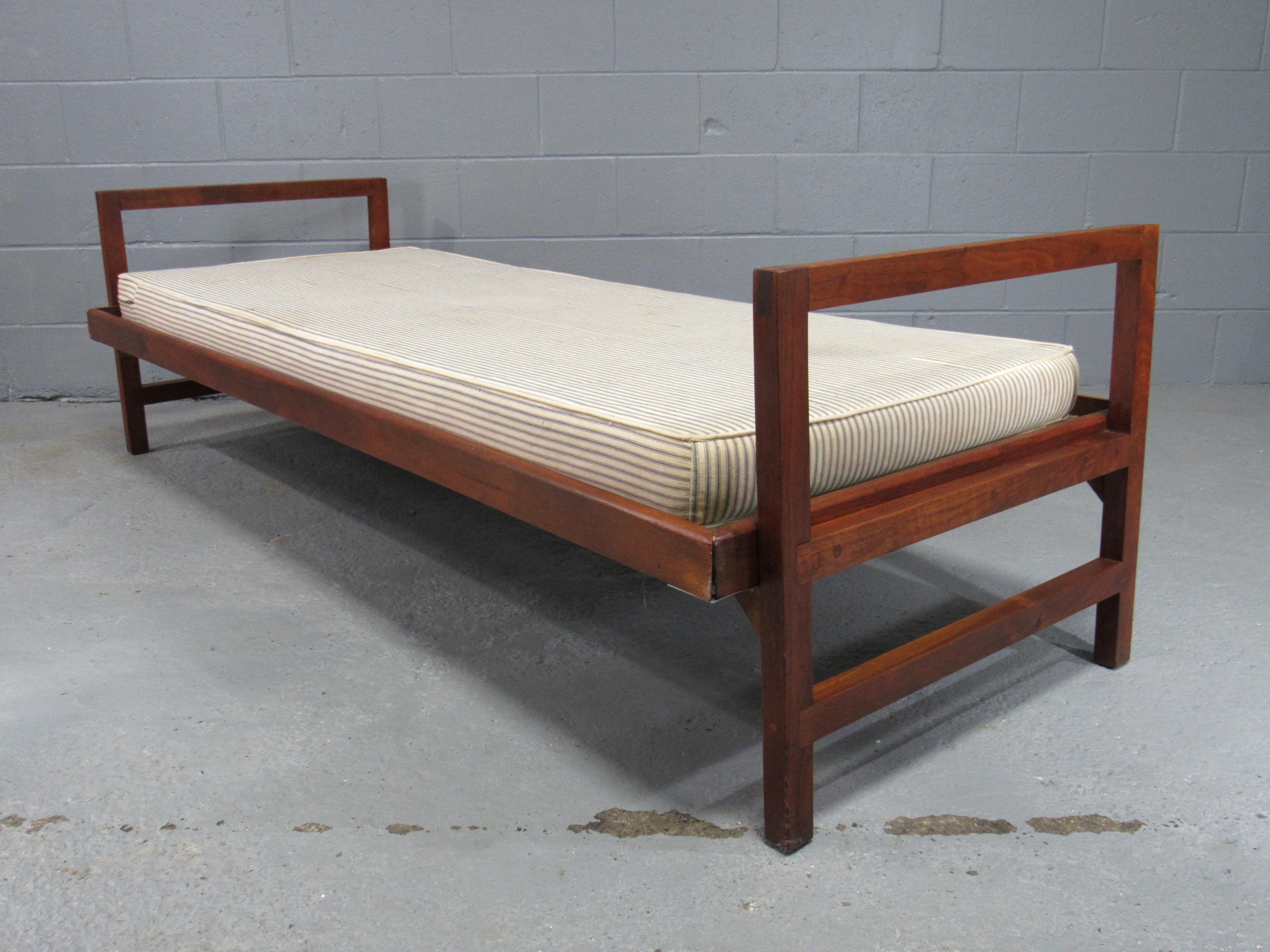 Mid-Century Modern Solid Walnut Trundle Pull-Out Daybed by Design Research 4