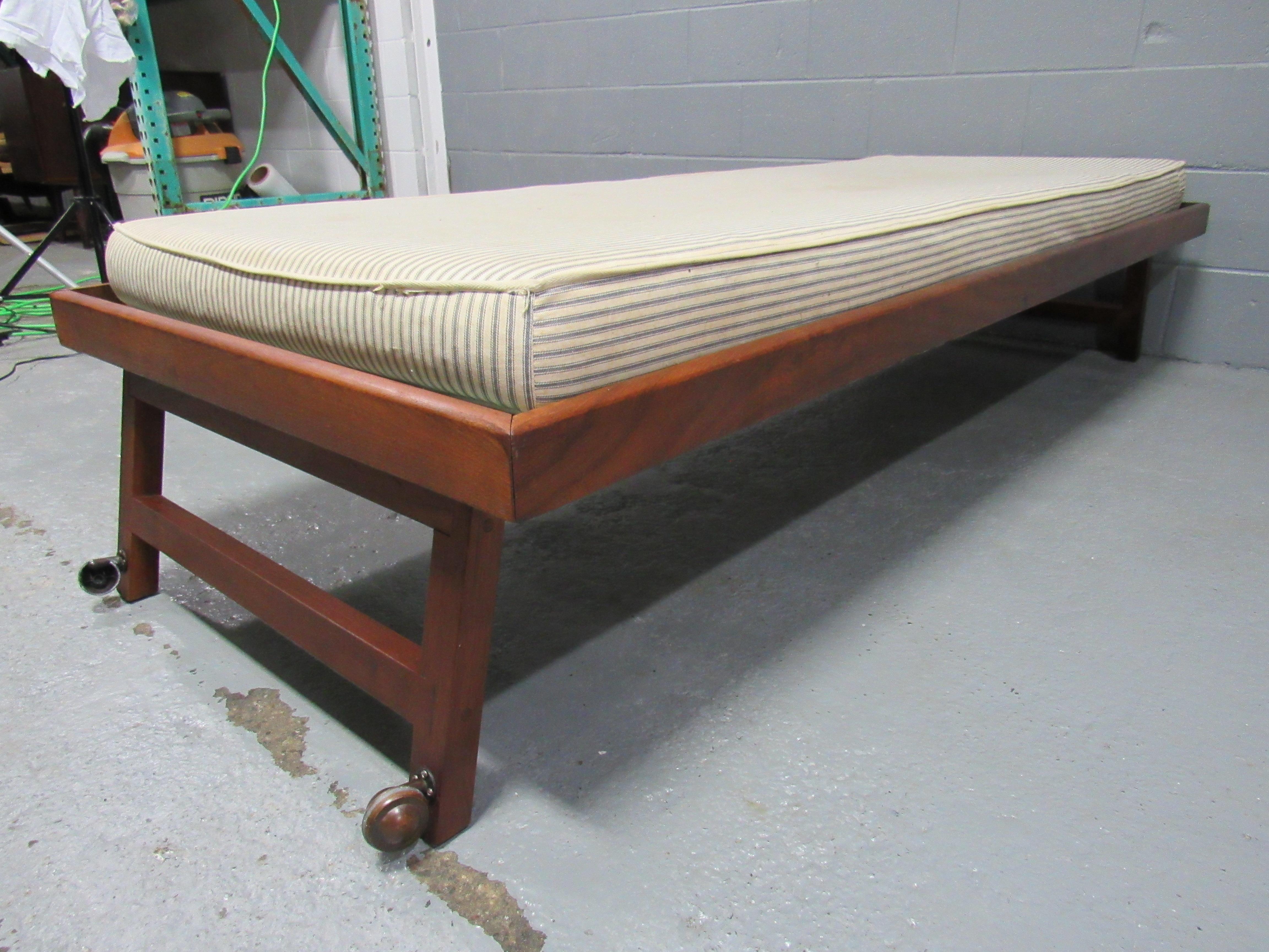 Mid-Century Modern Solid Walnut Trundle Pull-Out Daybed by Design Research 8