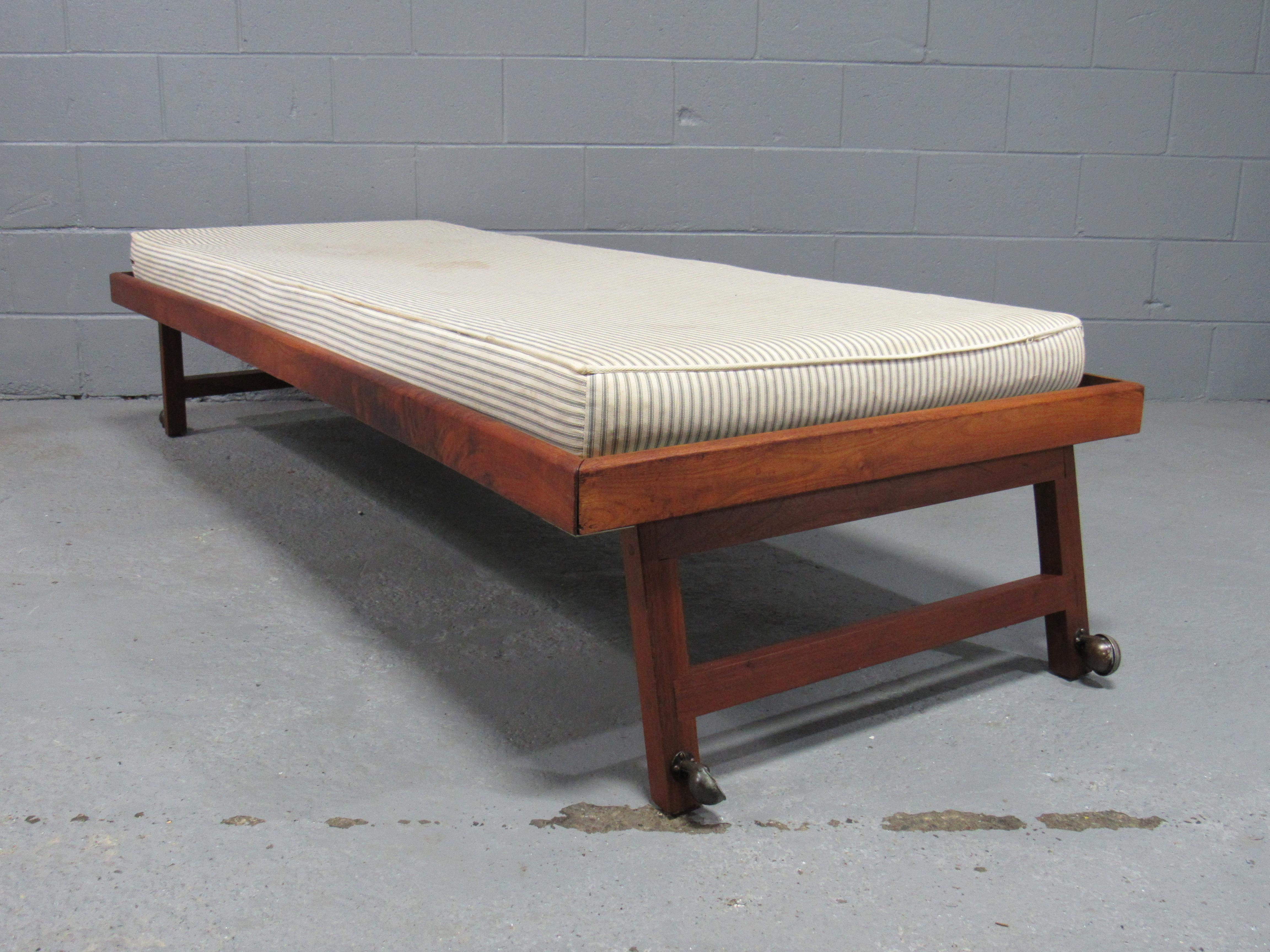 Mid-Century Modern Solid Walnut Trundle Pull-Out Daybed by Design Research 11
