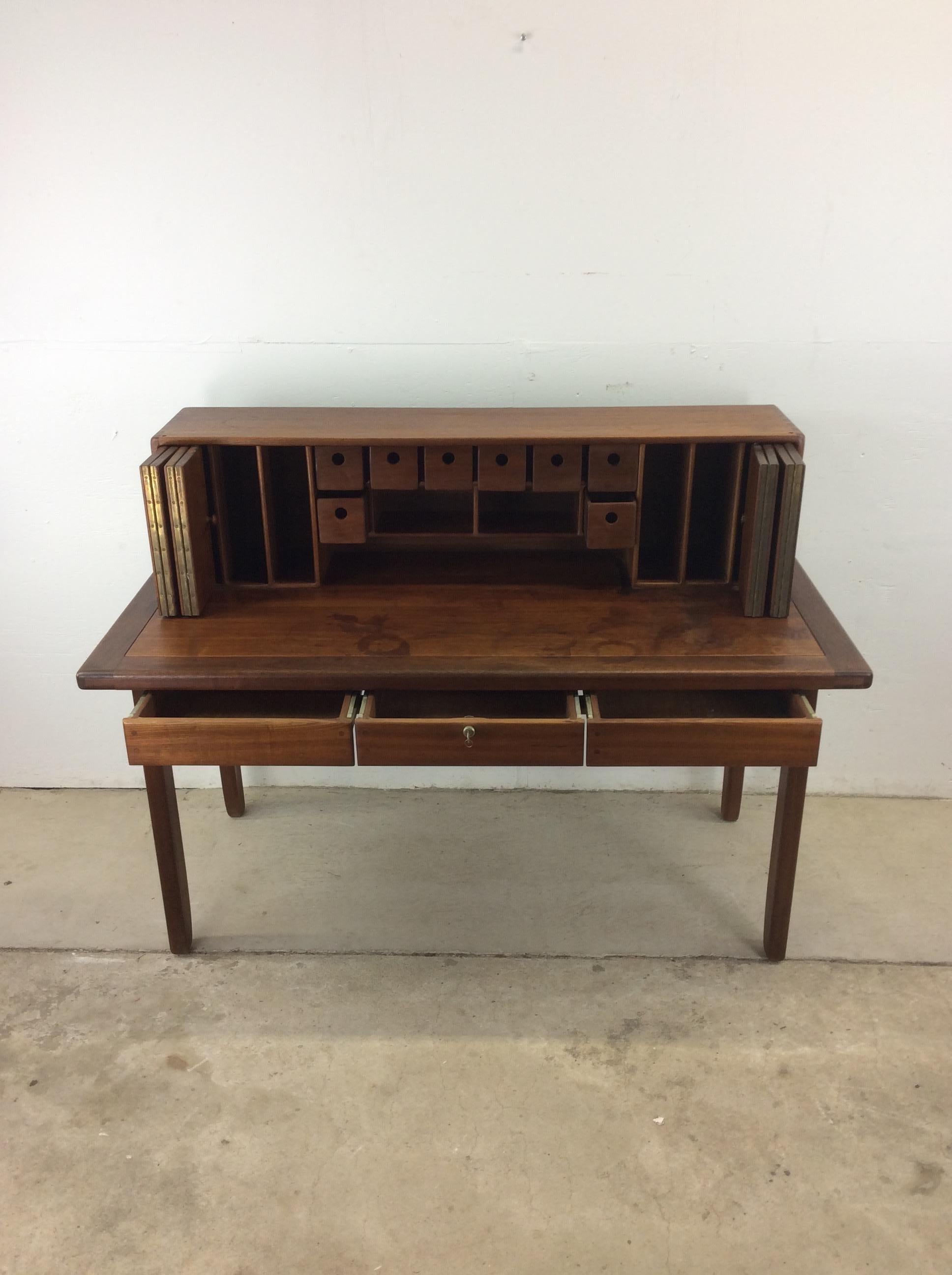 Mid Century Modern Massivholz-Schreibtisch mit Stauraum 6