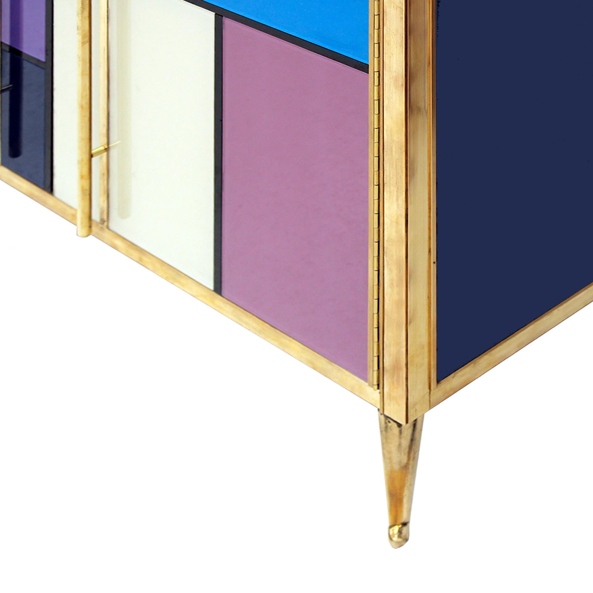 Italienisches Sideboard-Paar aus Massivholz und farbigem Glas, Moderne der Mitte des Jahrhunderts im Angebot 2