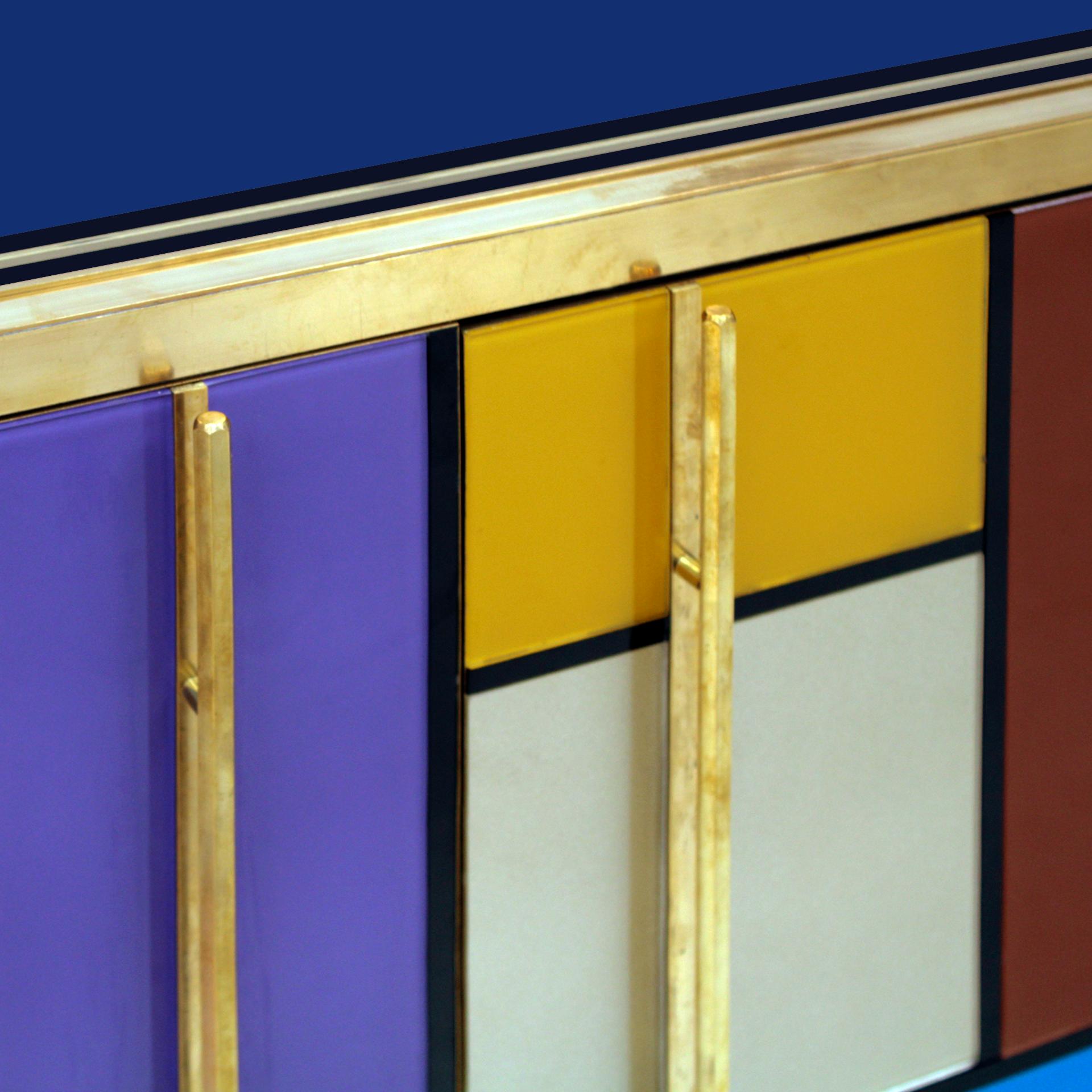 Italienisches Sideboard-Paar aus Massivholz und farbigem Glas, Moderne der Mitte des Jahrhunderts im Angebot 3