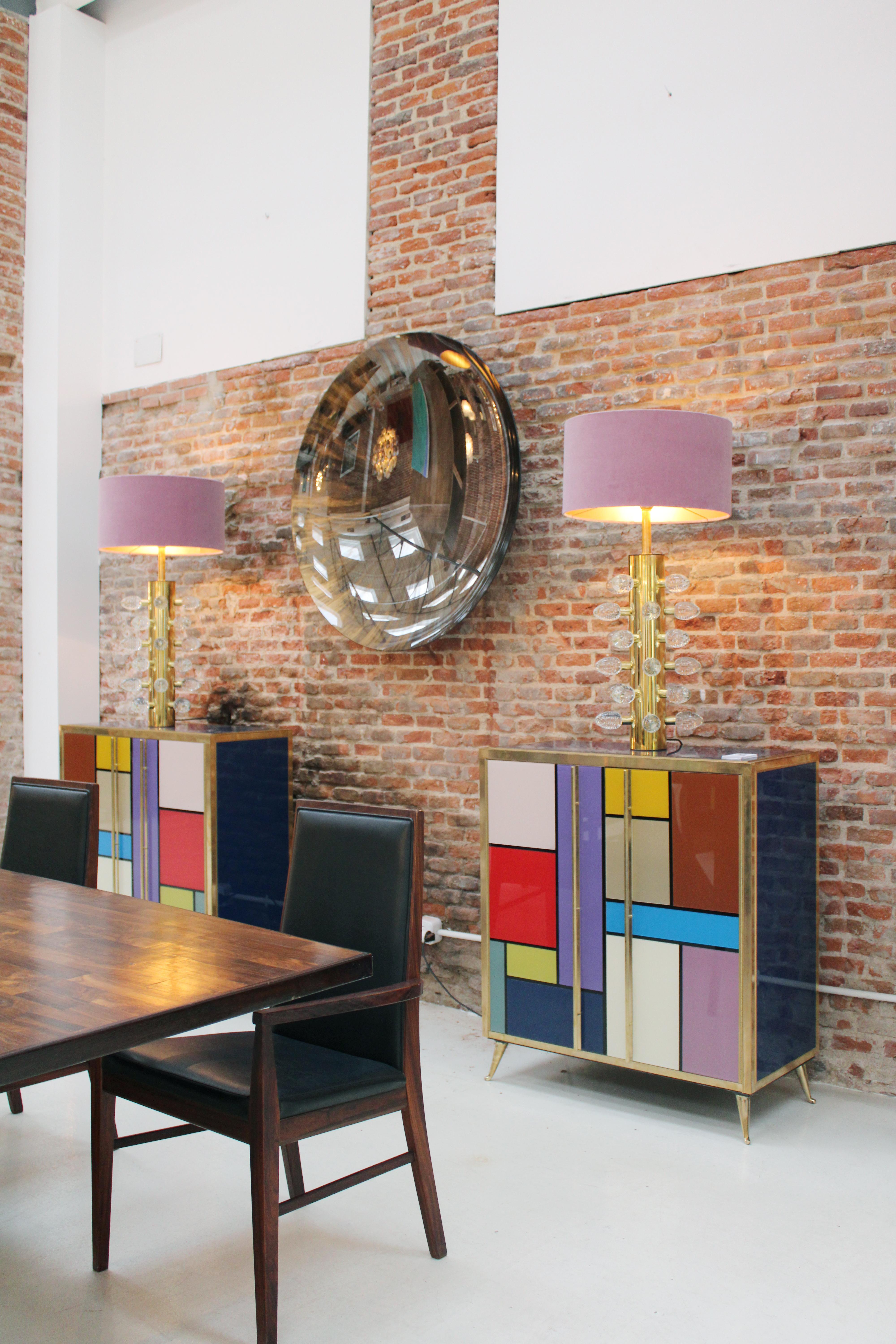 Italienisches Sideboard-Paar aus Massivholz und farbigem Glas, Moderne der Mitte des Jahrhunderts im Angebot 5