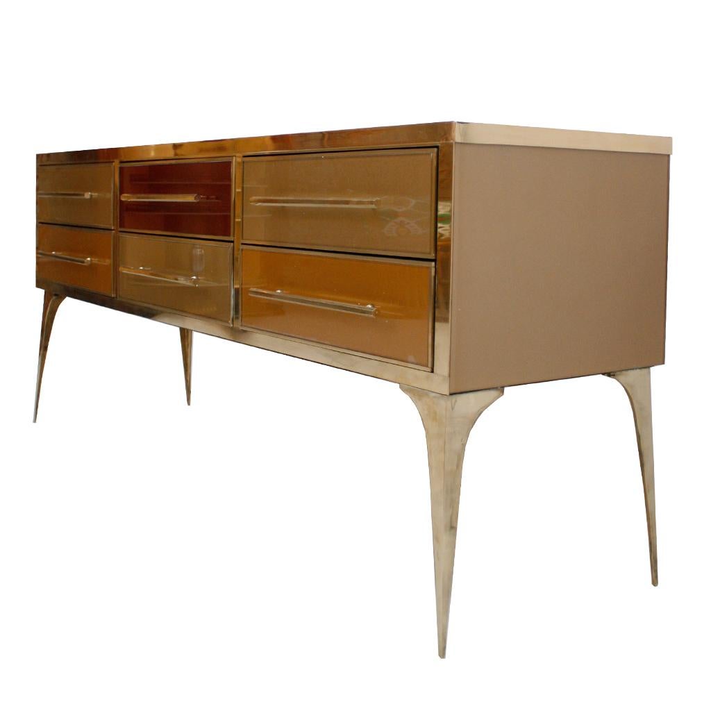 Credenza italiana di metà secolo in legno massiccio e vetro colorato in vendita 3