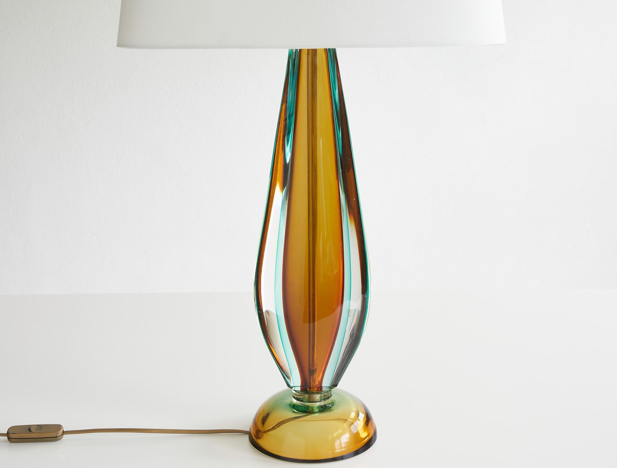 Mid-Century Modern Sommerso glass table lamp by Flavio Poli, Italy 1960 In Good Condition For Sale In Renens, CH