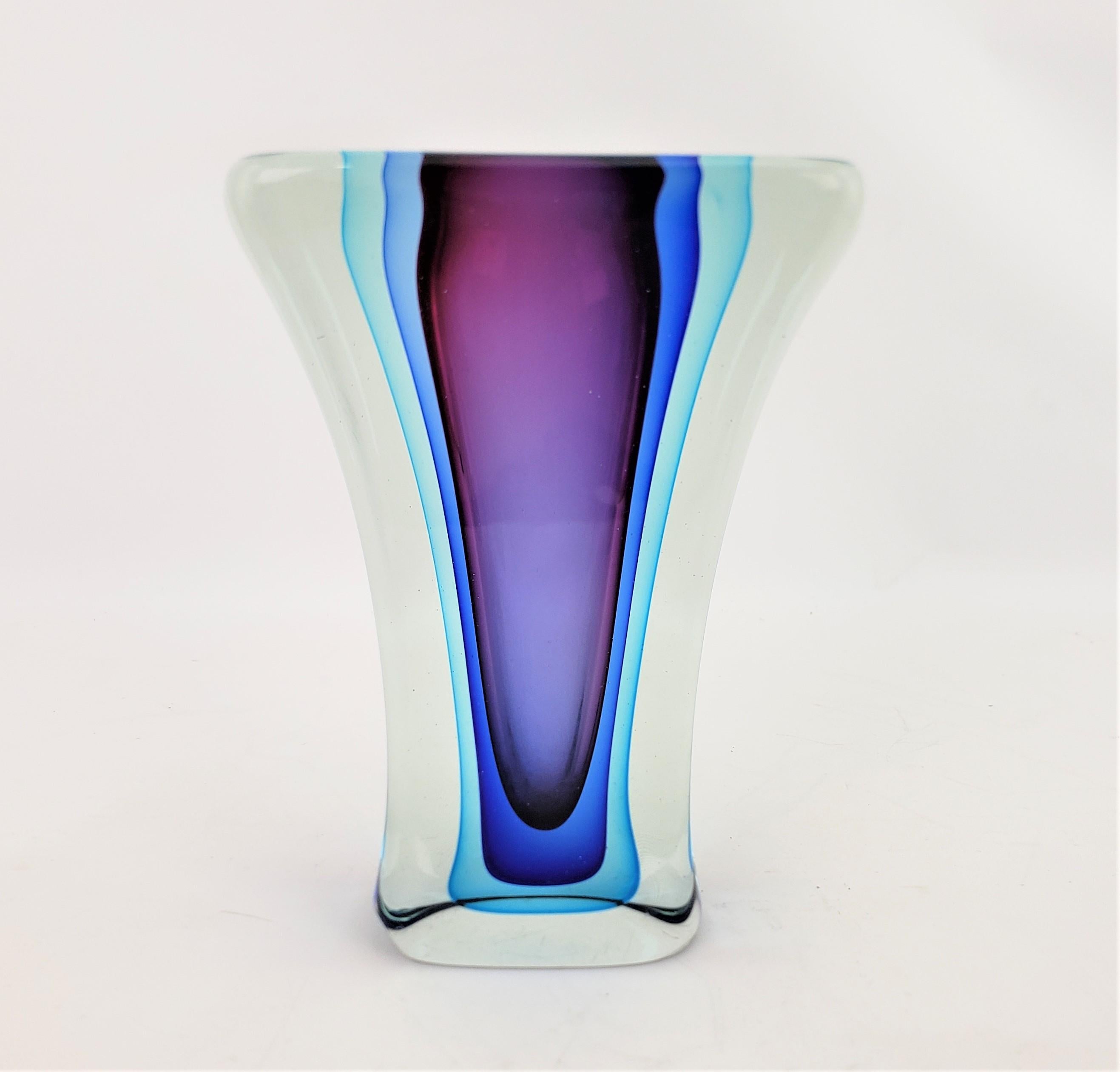 Mid-Century Modern Sommerso Murano Art Glass Vase In Good Condition In Hamilton, Ontario