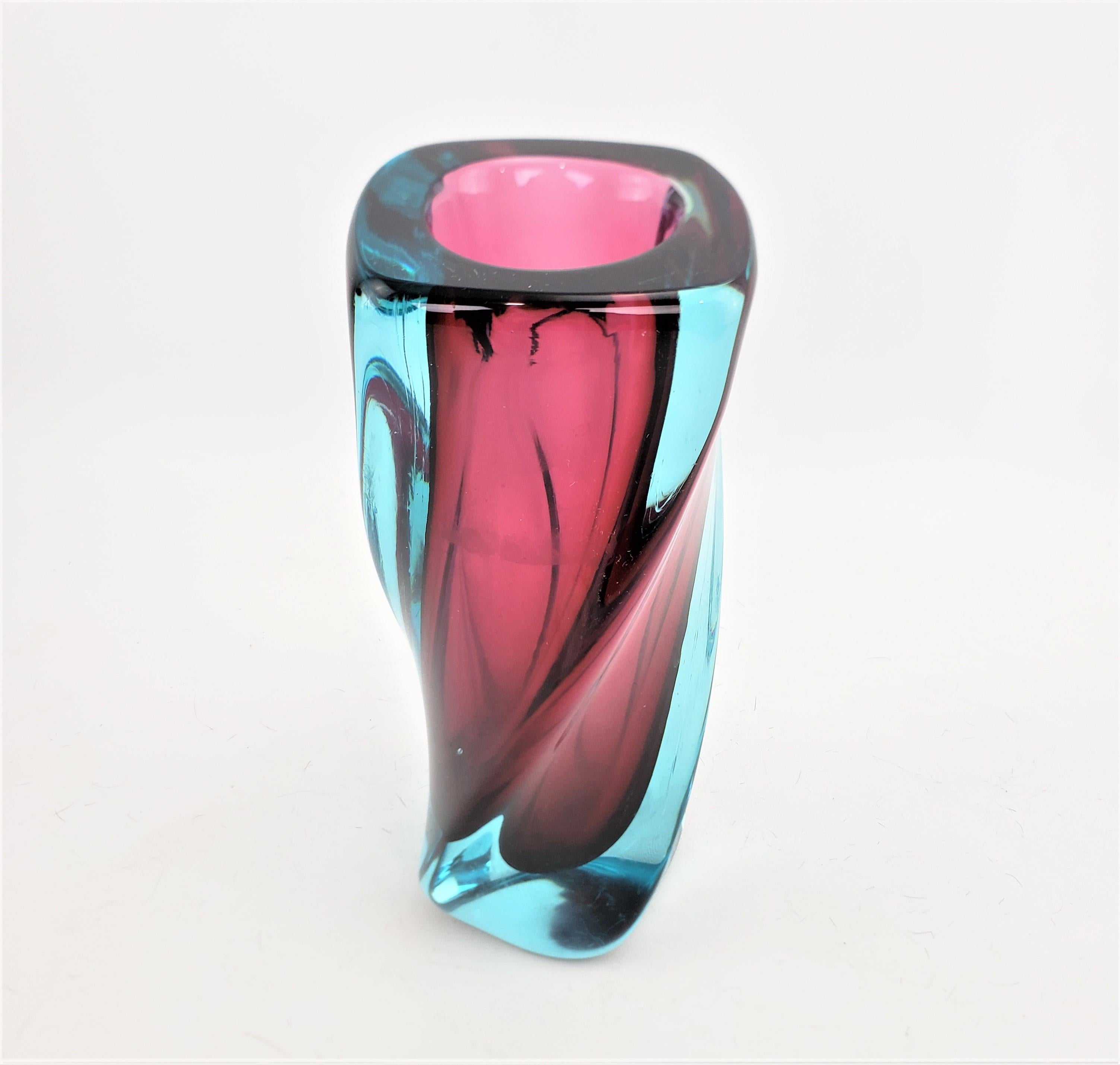 Mid-Century Modern Sommerso Murano Spiral Art Glass Vase In Good Condition In Hamilton, Ontario