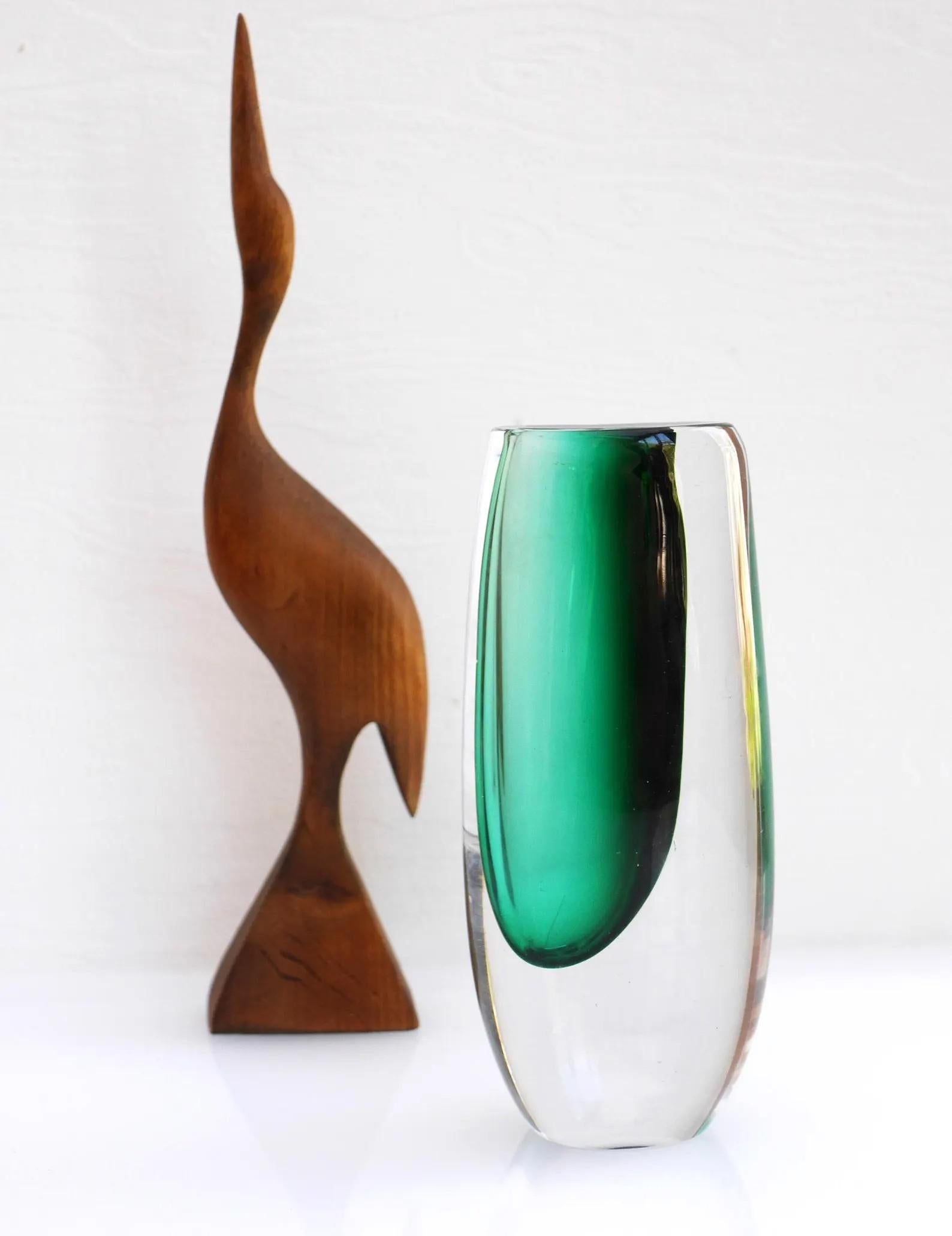 Mid-century modern sommerso vase made by Vicke Lindstrand Kosta, Sweden 7