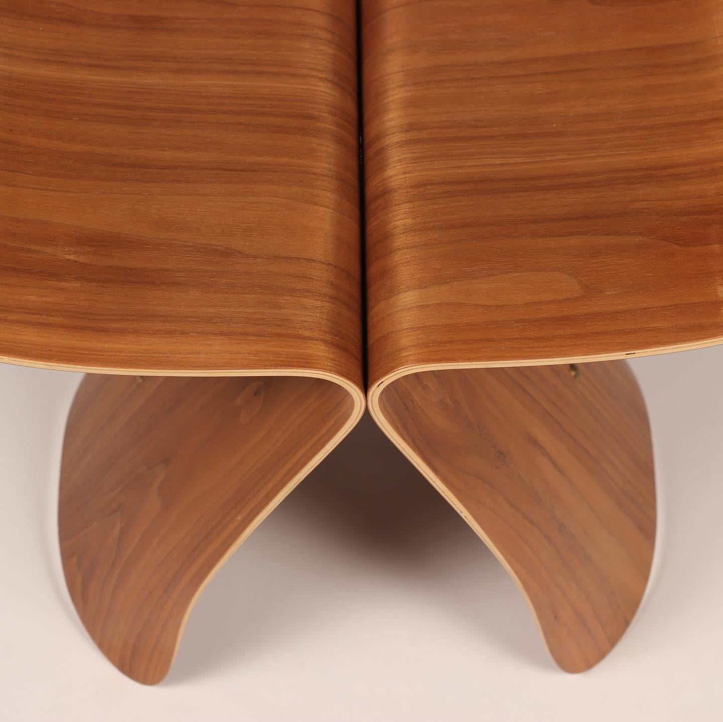 Mid-Century Modern Sori Yanagi Butterfly Stool in Walnut and Plywood In Good Condition In London, GB