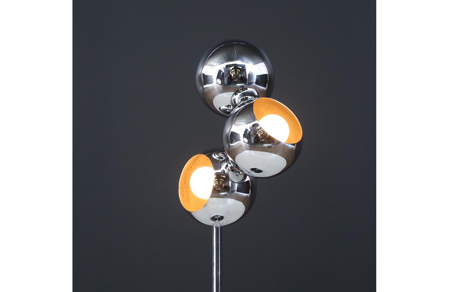 Poli Aged Modern A Space Modern Lampe à poser à 3 globes en chrome en vente