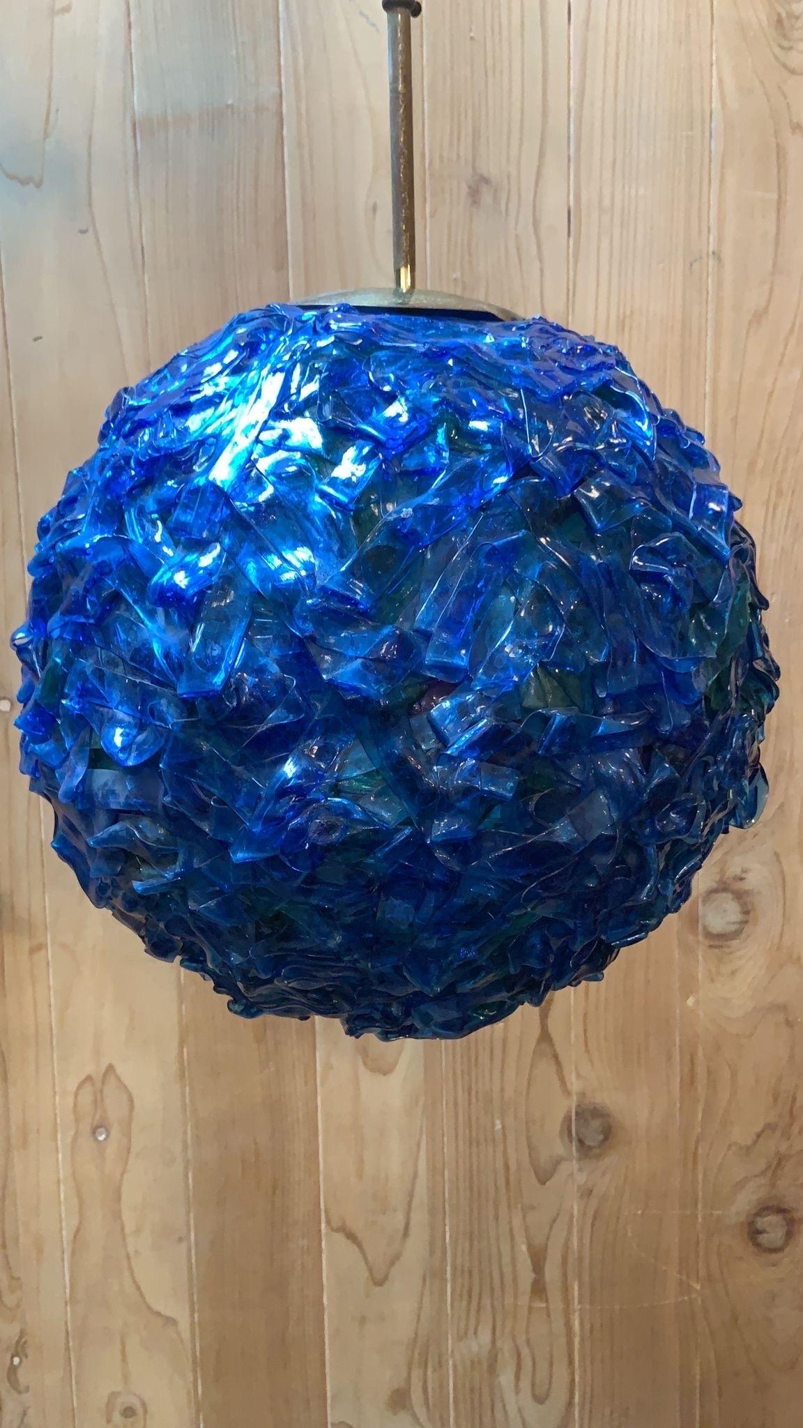 Mid-Century Modern Space Age Atomic Blue Acrylic Spaghetti Ribbon Pendant Lamp For Sale 3