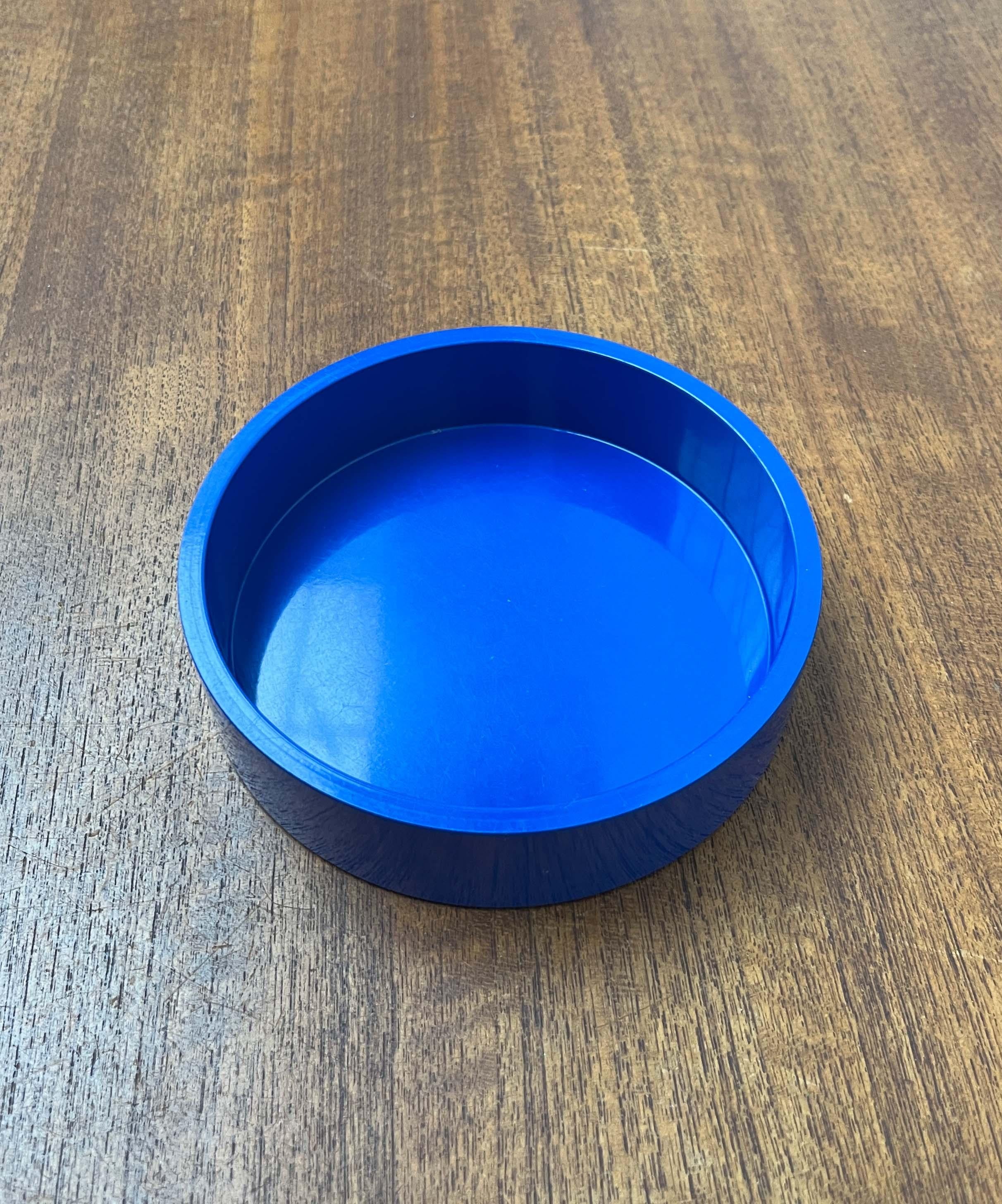 Finlandese Ciotola blu di metà secolo Modern AGE di decembre, Finlandia, anni '60 in vendita