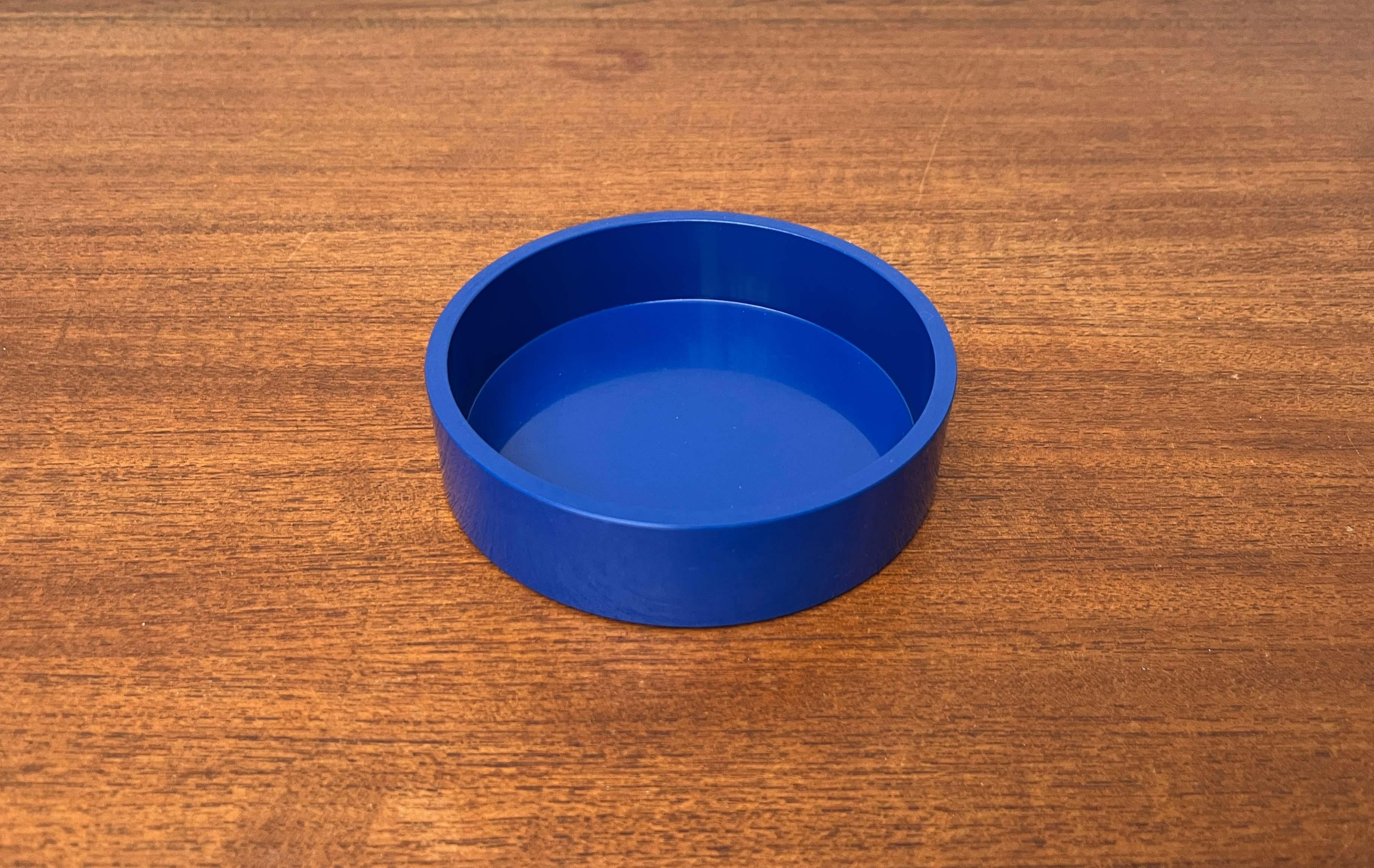 XX secolo Ciotola blu di metà secolo Modern AGE di decembre, Finlandia, anni '60 in vendita