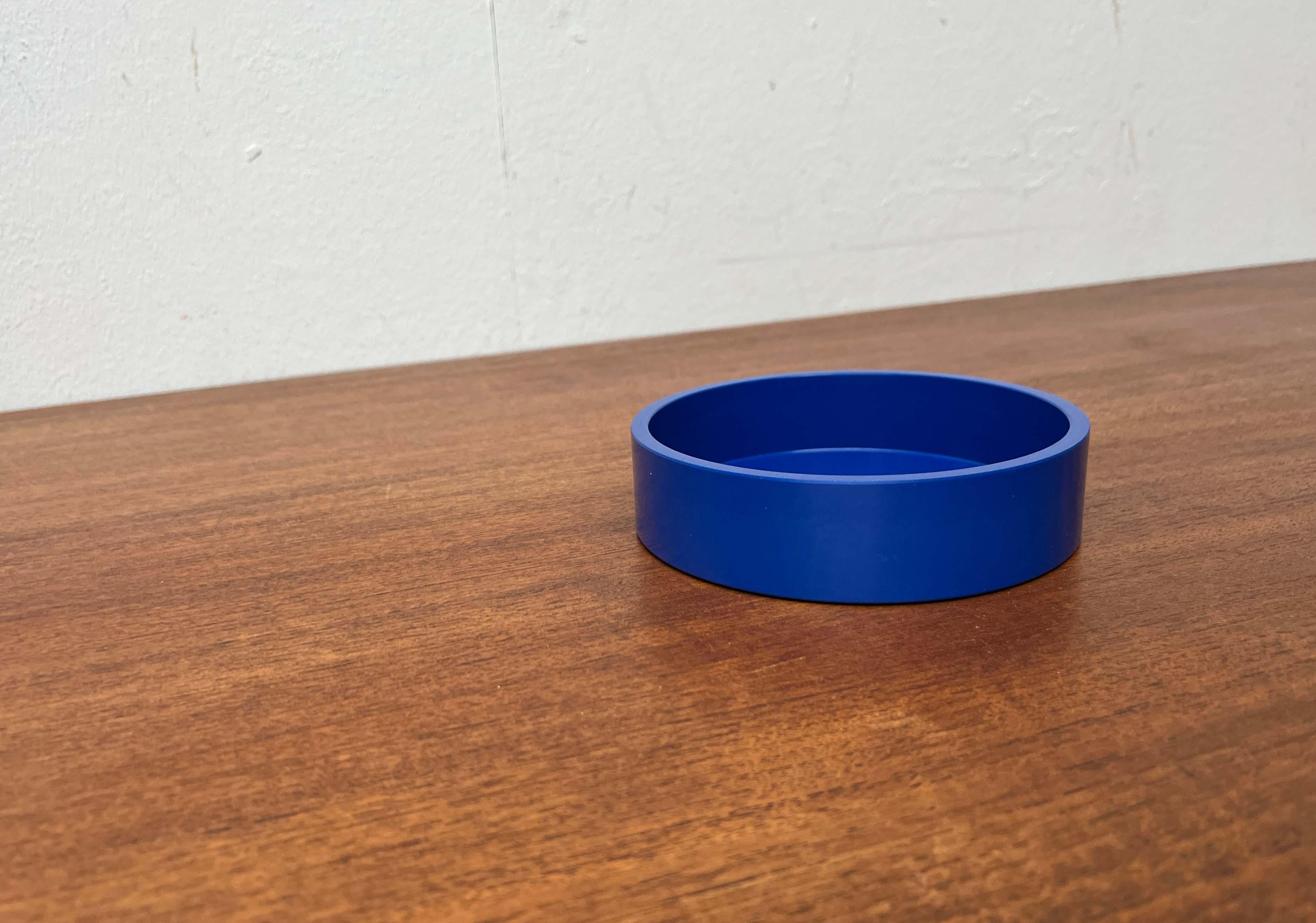 Ciotola blu di metà secolo Modern AGE di decembre, Finlandia, anni '60 in vendita 3