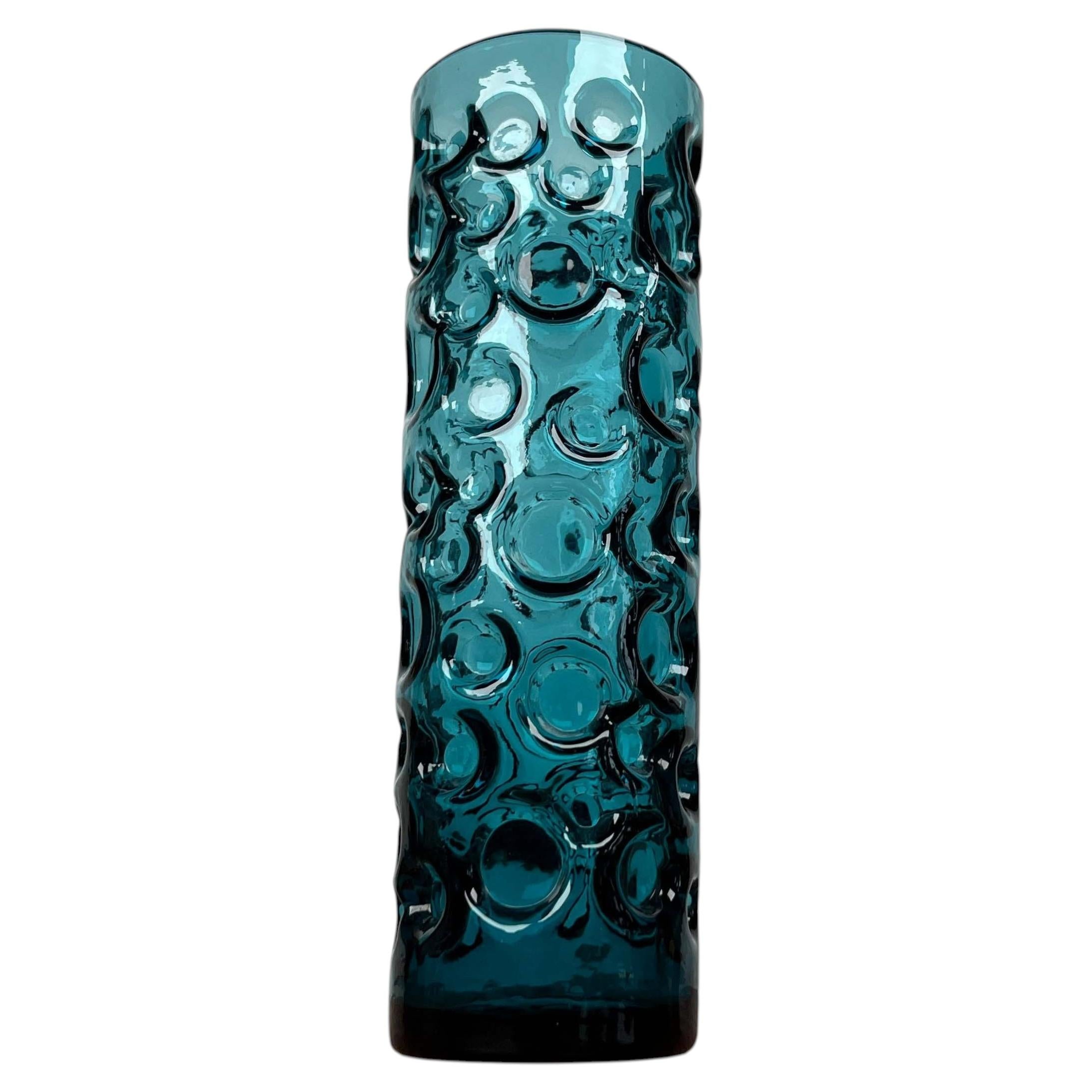 How do I date glass vases?