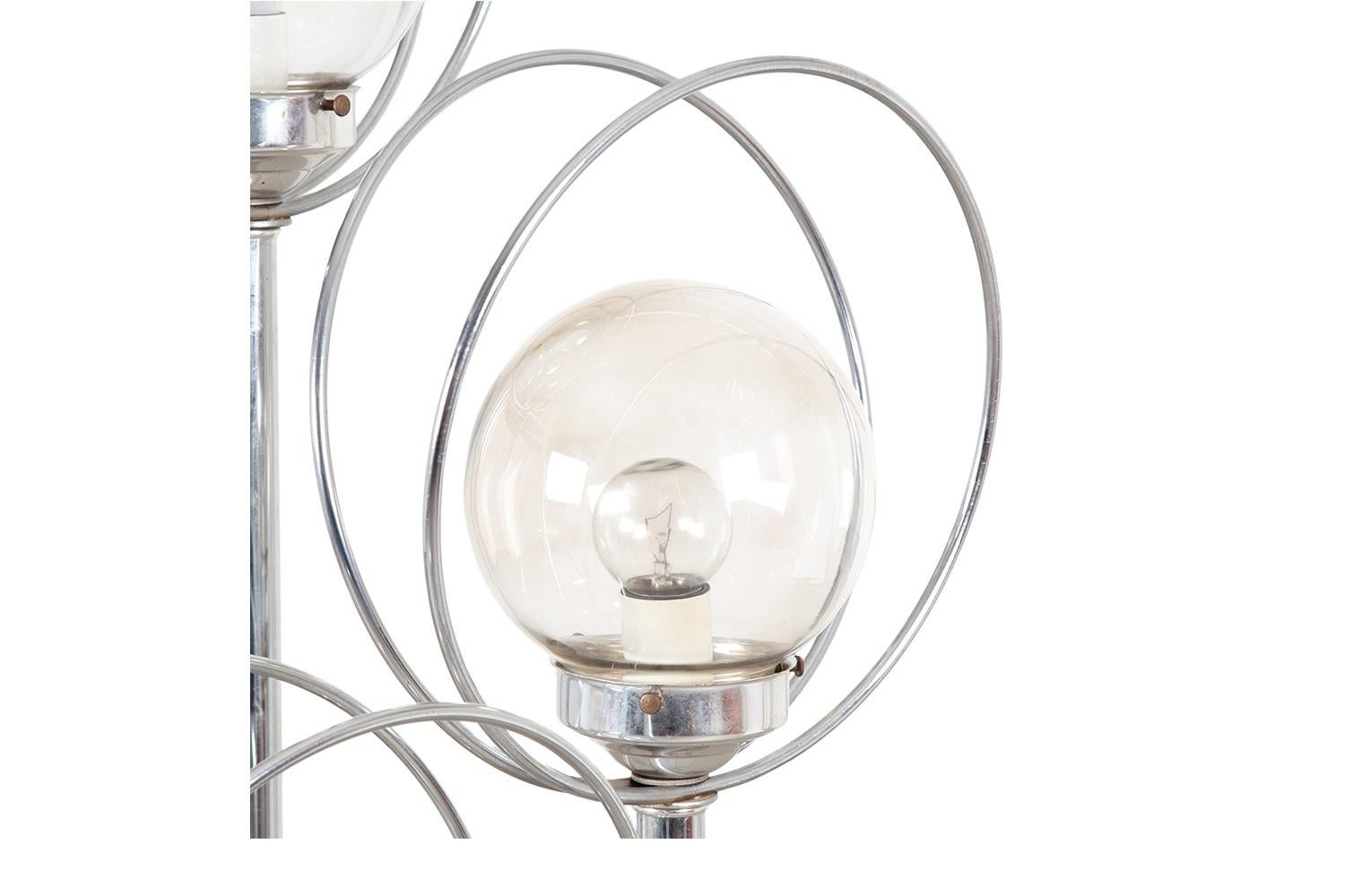 Mid-Century Modern Space Age Chrome 3 Orb Globe Floor Lamp In Fair Condition For Sale In Baltimore, MD