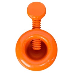 Schiaccianoci danese in plastica arancione in stile Mid-Century Modern "Space Age" di Dana Plast, anni '60