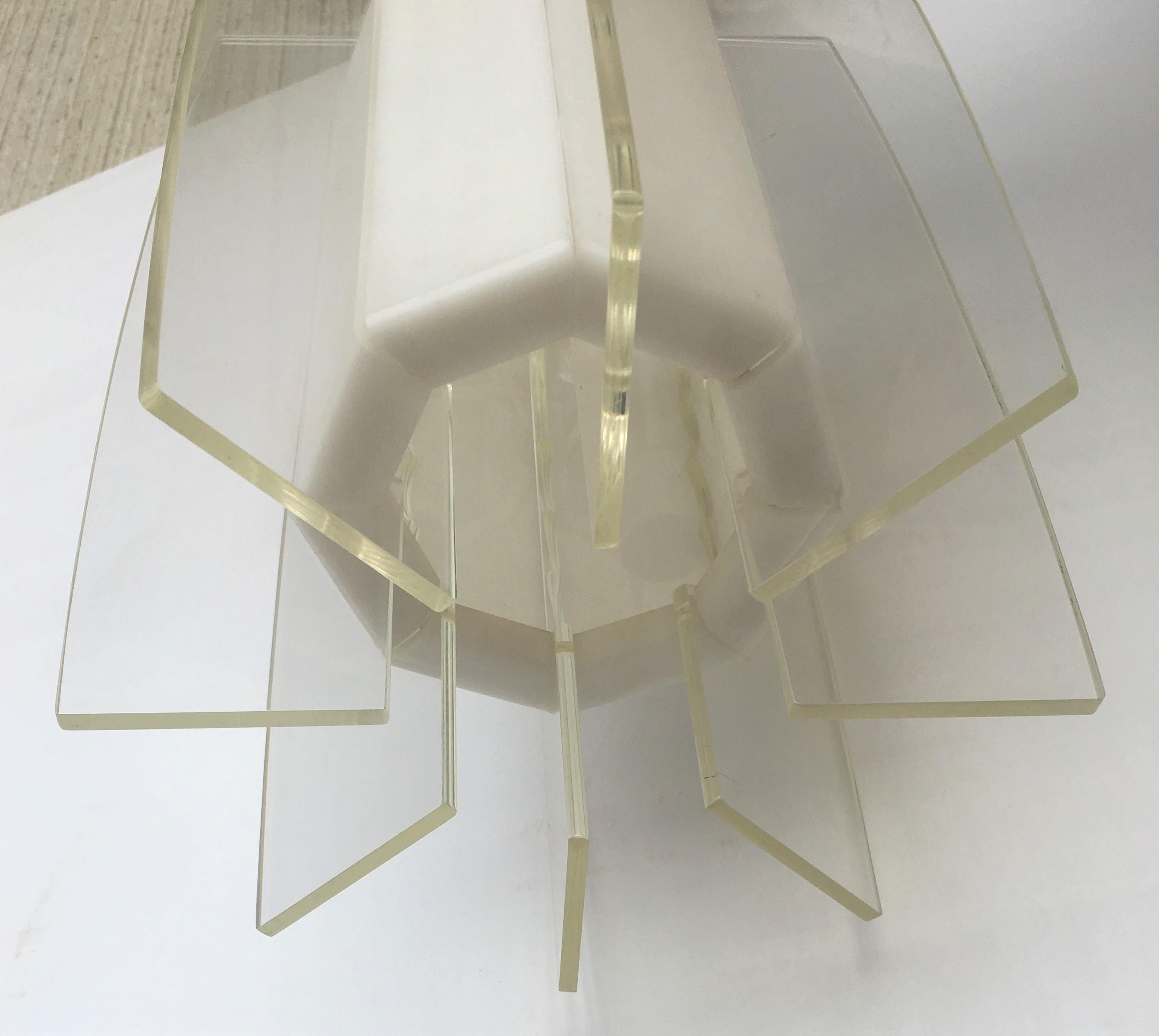 Lampe à suspension blanche et transparente de l'ère de l'ère spatiale, mi-siècle moderne en vente 5
