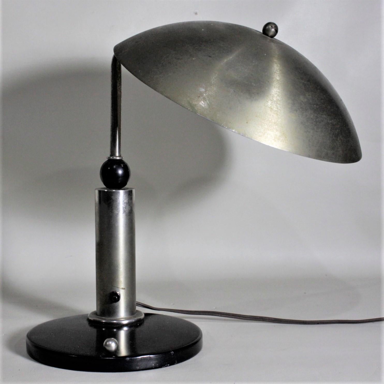 Mid-Century Modern Space Age Flying Saucer Styled Desk or Table Lamp In Good Condition In Hamilton, Ontario