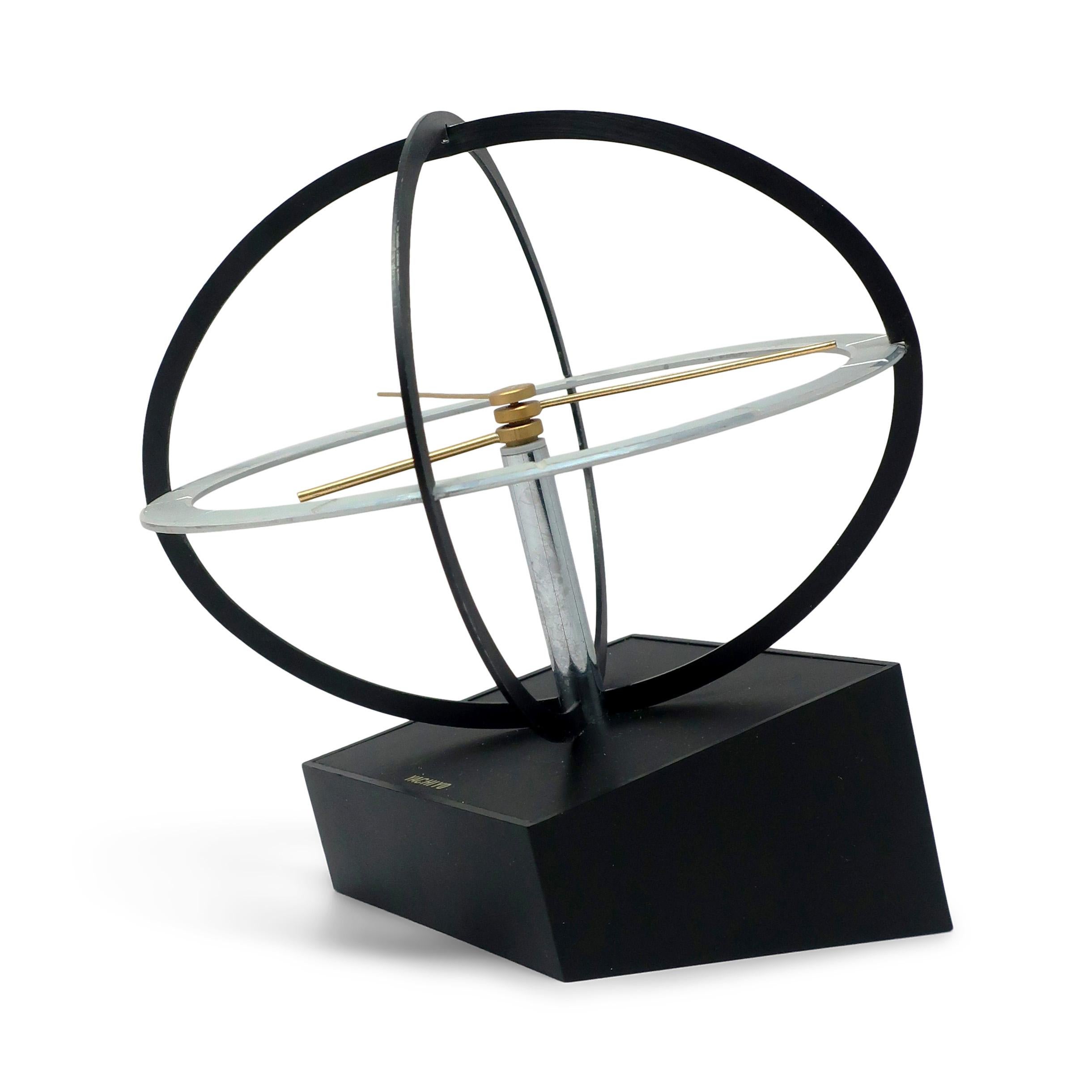 XX secolo Orologio da scrivania cinetico di Yachiyo, Mid-Century Modern AGE in vendita