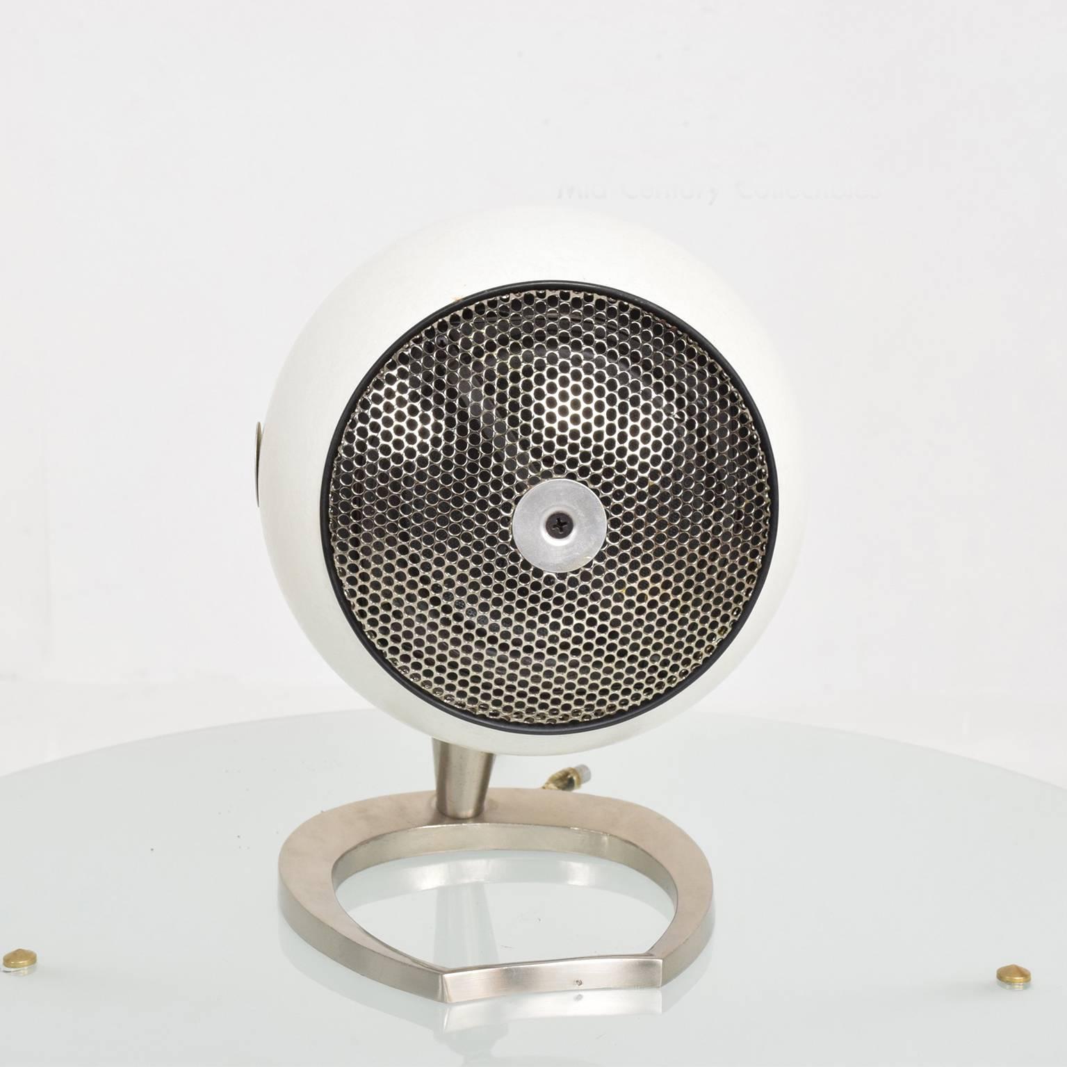 Mid-Century Modern Space Age Maximums Out Door Speaker 2