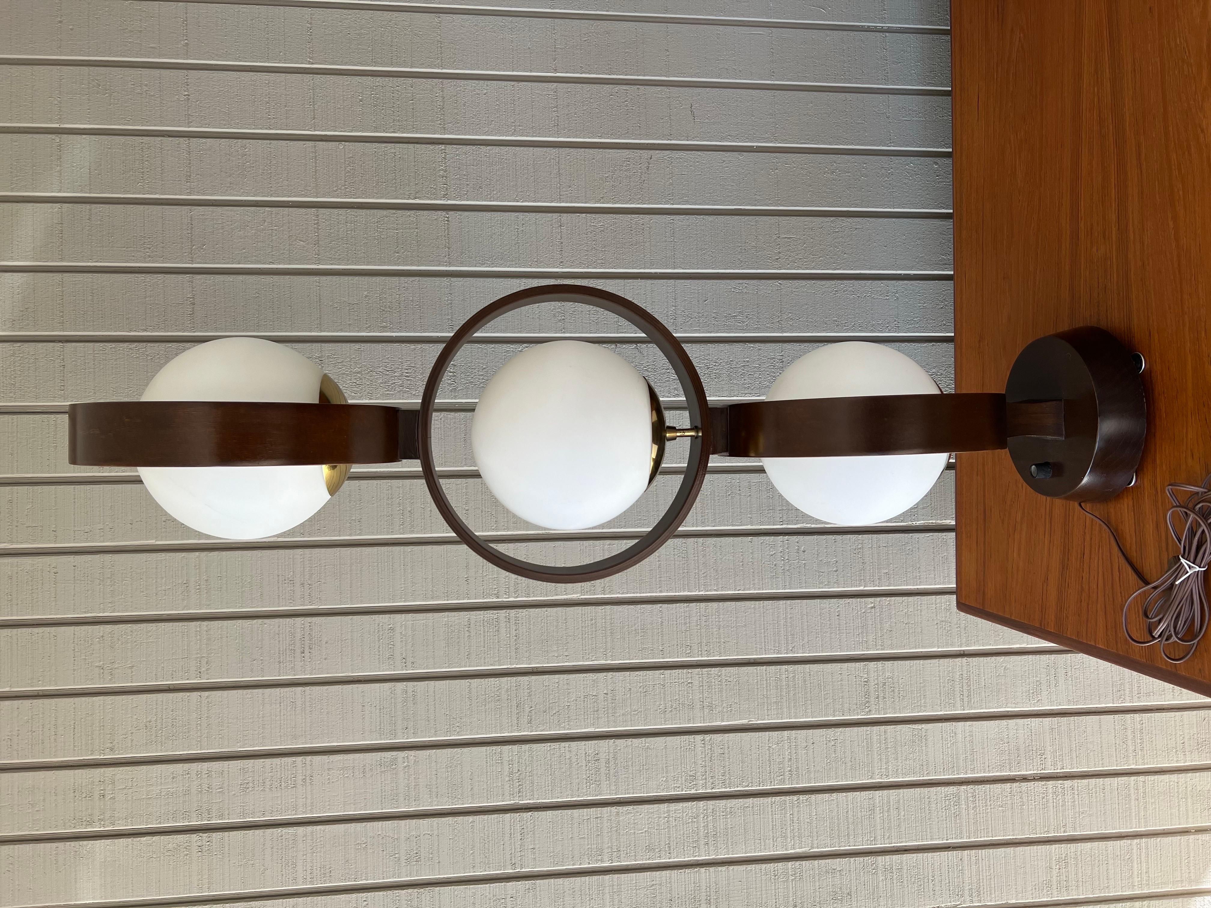 Mid century modern space age Modeline three globe lamp For Sale 4