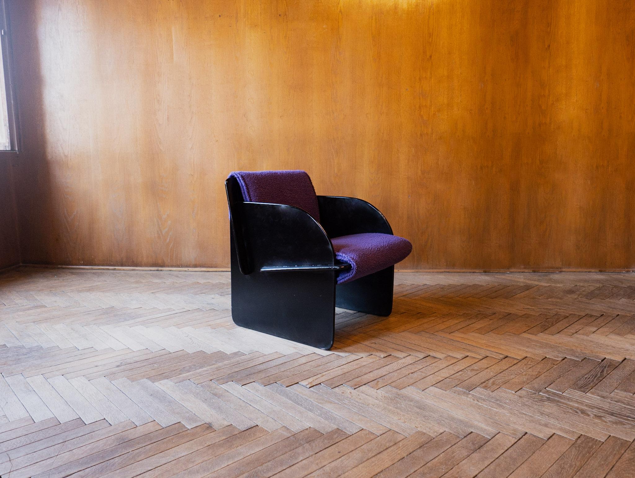 Mid-Century Modern Space Age Purple Bouclé Chairs, Italy 1970s 2