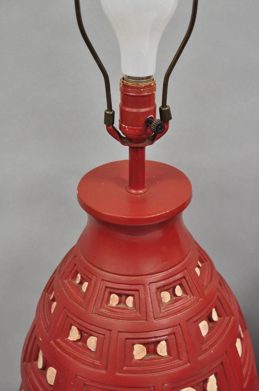 Mid Century Modern Space Age Rote Keramik Bienenstock große Tischlampen - ein Paar (20. Jahrhundert) im Angebot