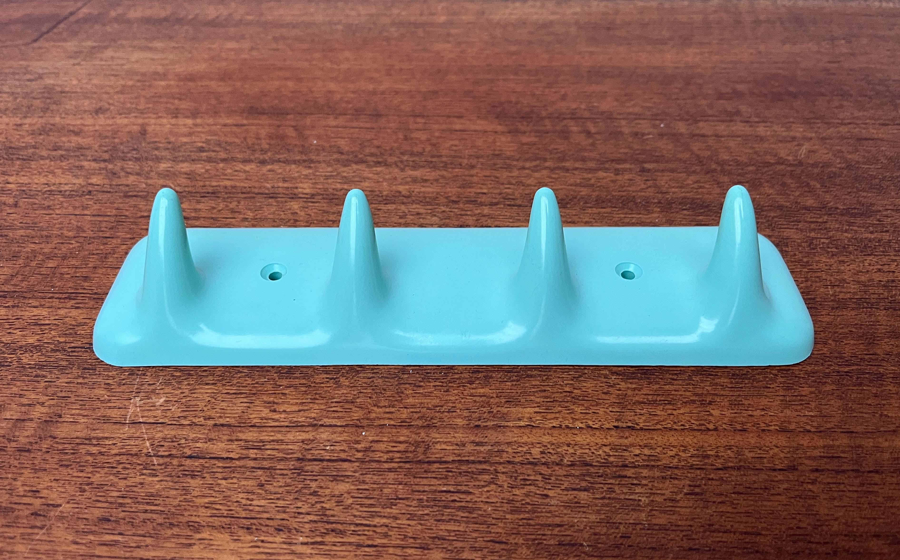 Mid-Century Modern Porte-serviettes d'armoire à pharmacie CM Brevettato, Italie, Modern Age Space en vente