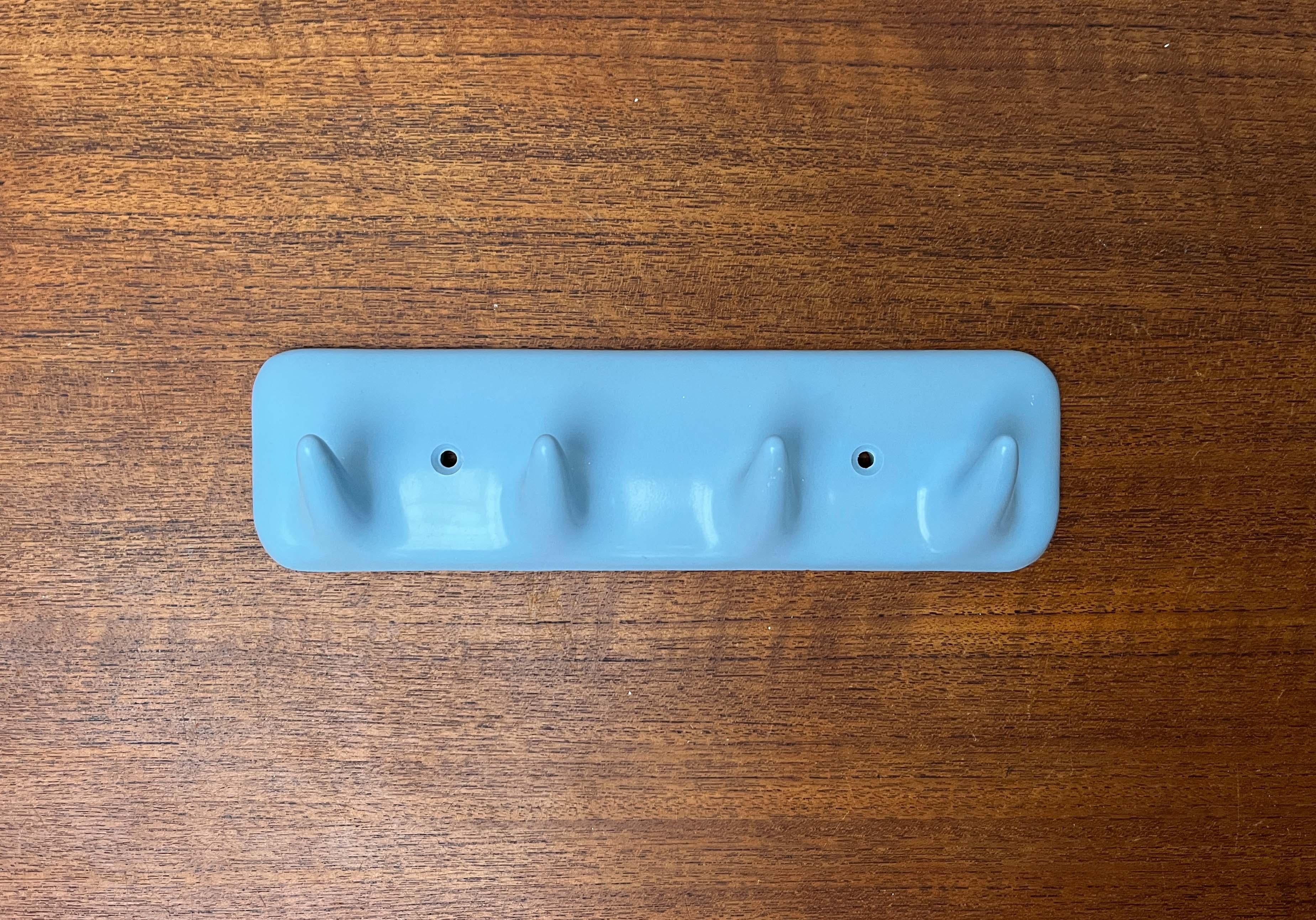 Mid-Century Modern Porte-serviettes d'armoire à pharmacie CM Brevettato, Italie, Modern Age Space en vente