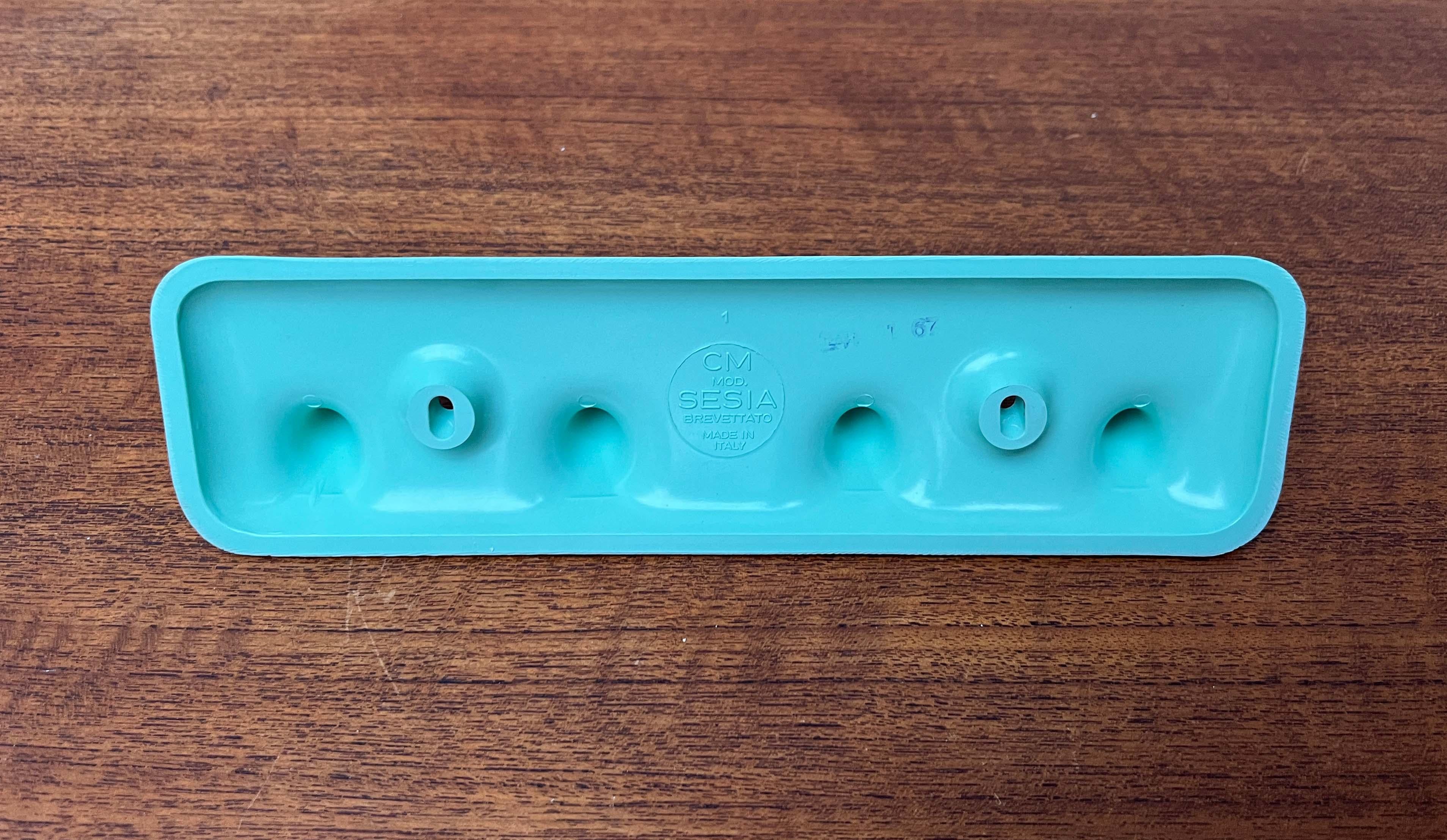 Porte-serviettes d'armoire à pharmacie CM Brevettato, Italie, Modern Age Space Bon état - En vente à Hamburg, DE