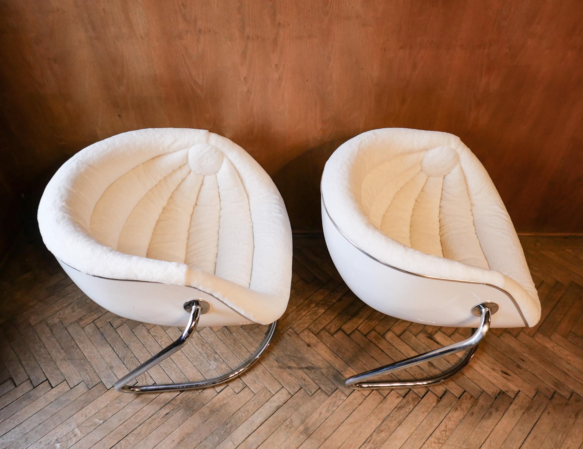 Upholstery Mid-Century Modern Space Age White Fiberglass Plush Lounge Chairs, Italy, 1970s