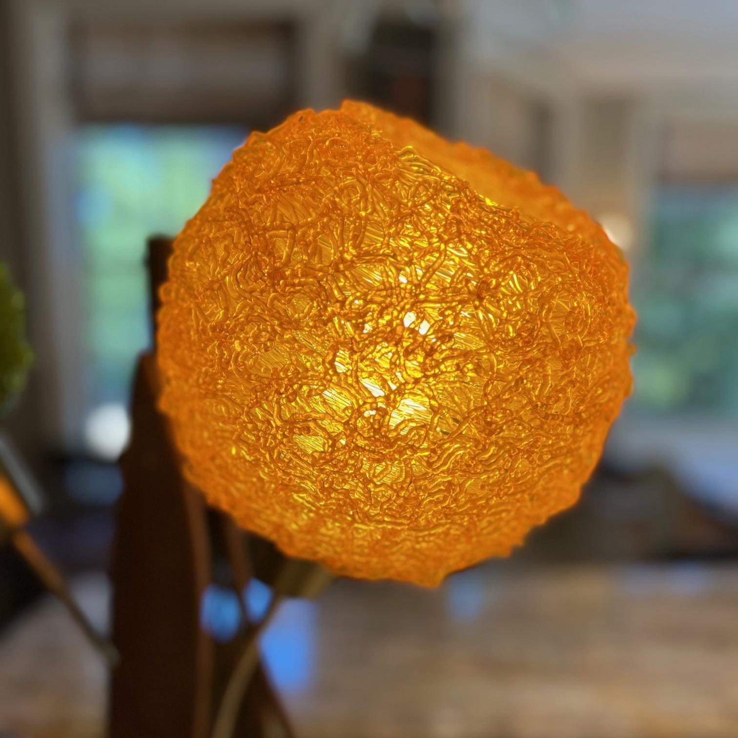 Mid-Century Modern “Spaghetti Lamp” Table Lamp with Spun Acrylic Shades, America For Sale 3